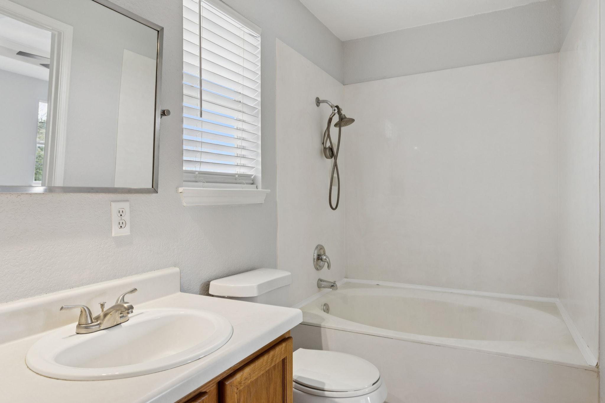 223 San Felipe DR, Kyle