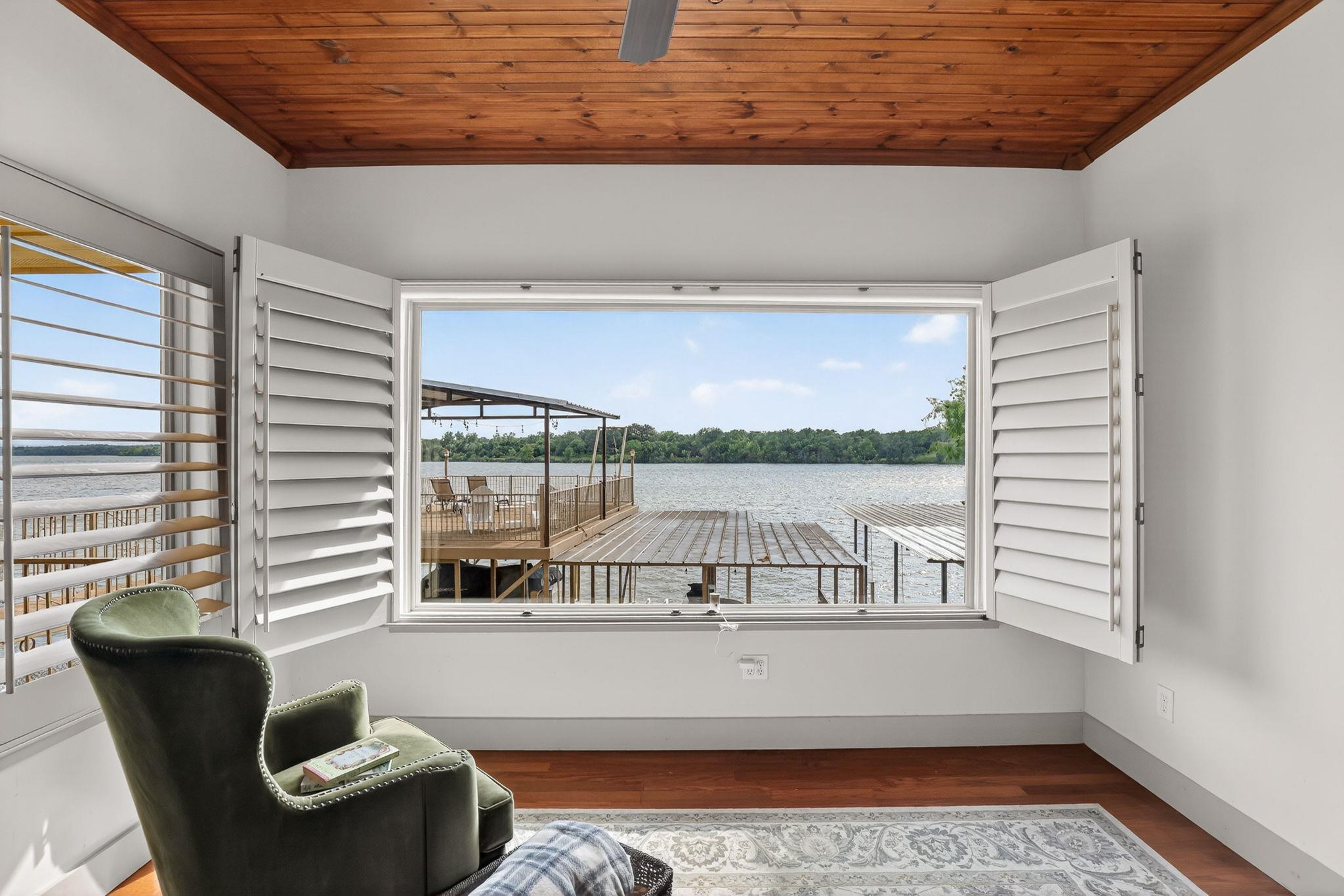 1002 Scenic LOOP