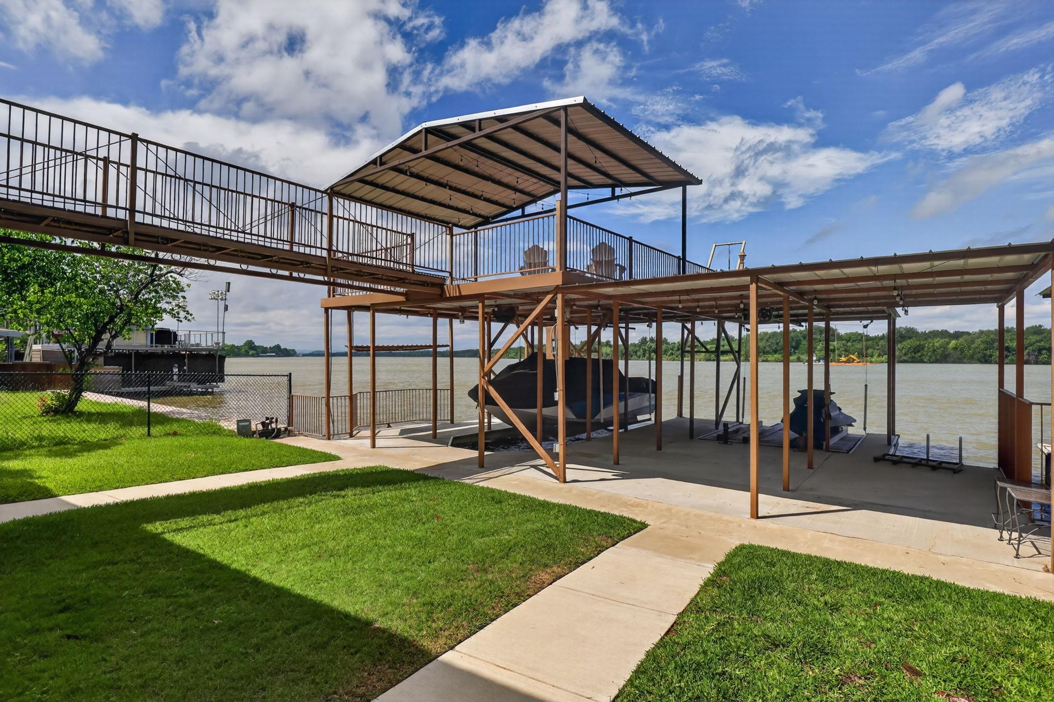 1002 Scenic LOOP