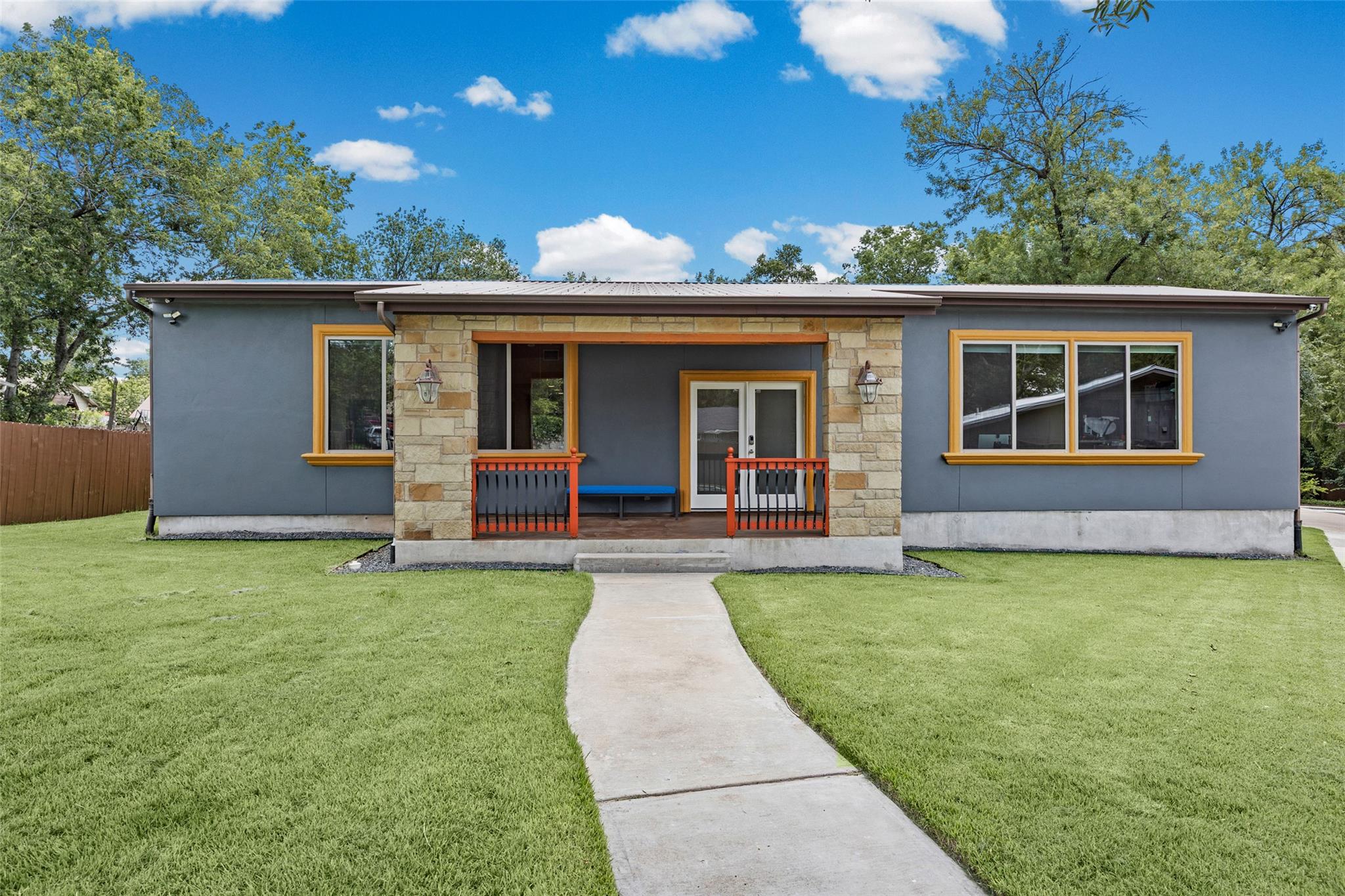 5106 Spruce CV
