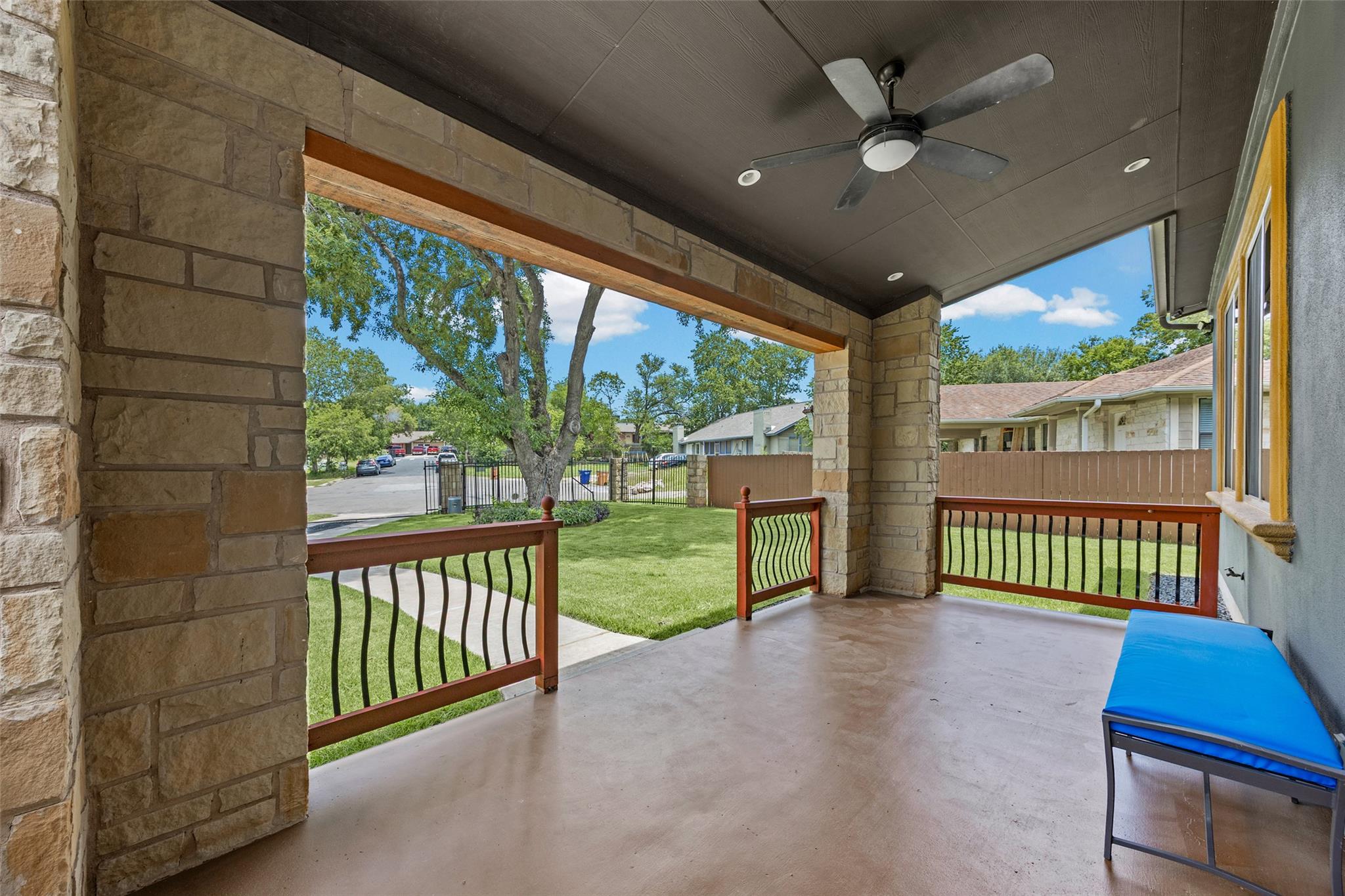 5106 Spruce CV