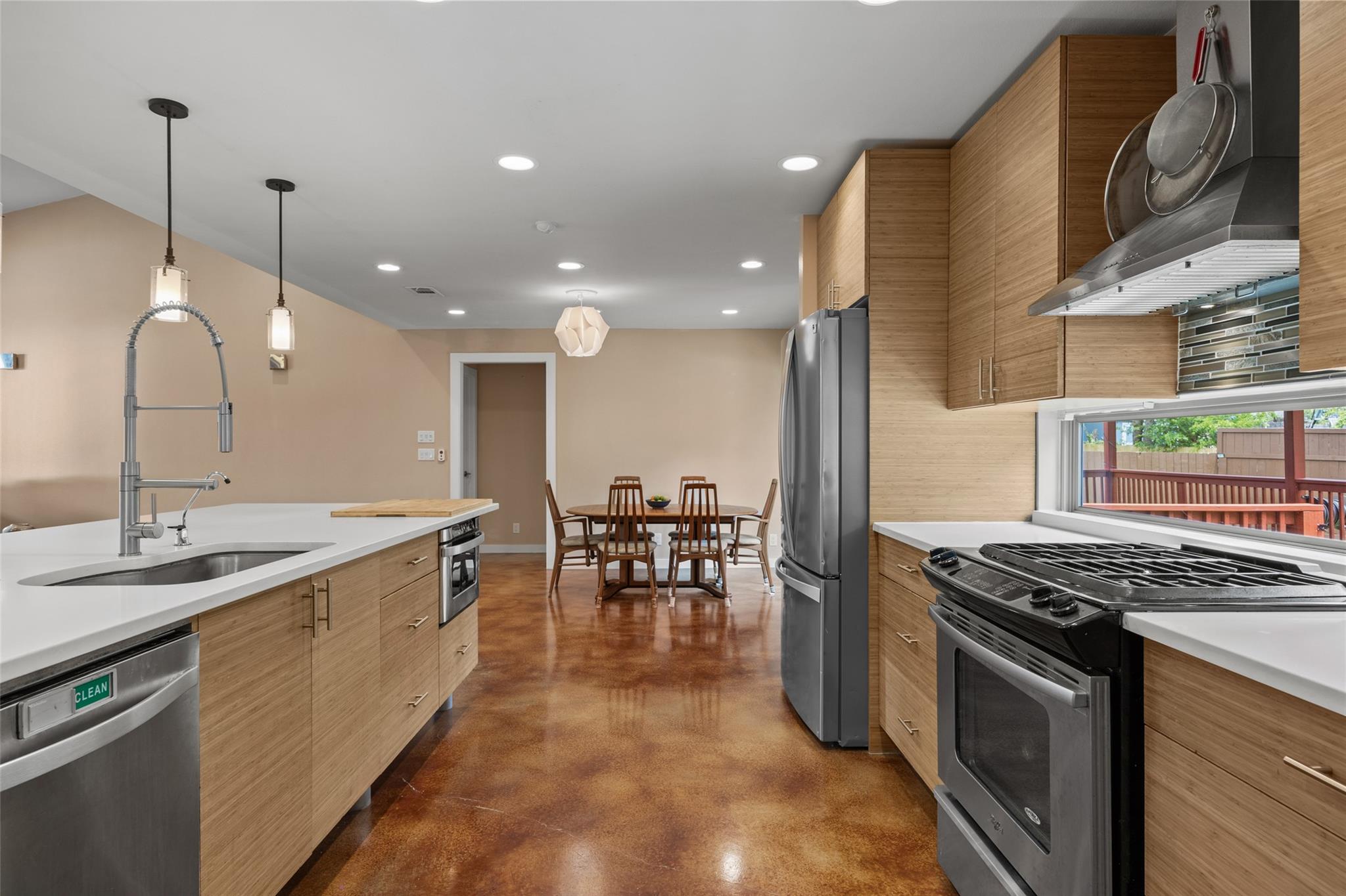 5106 Spruce CV