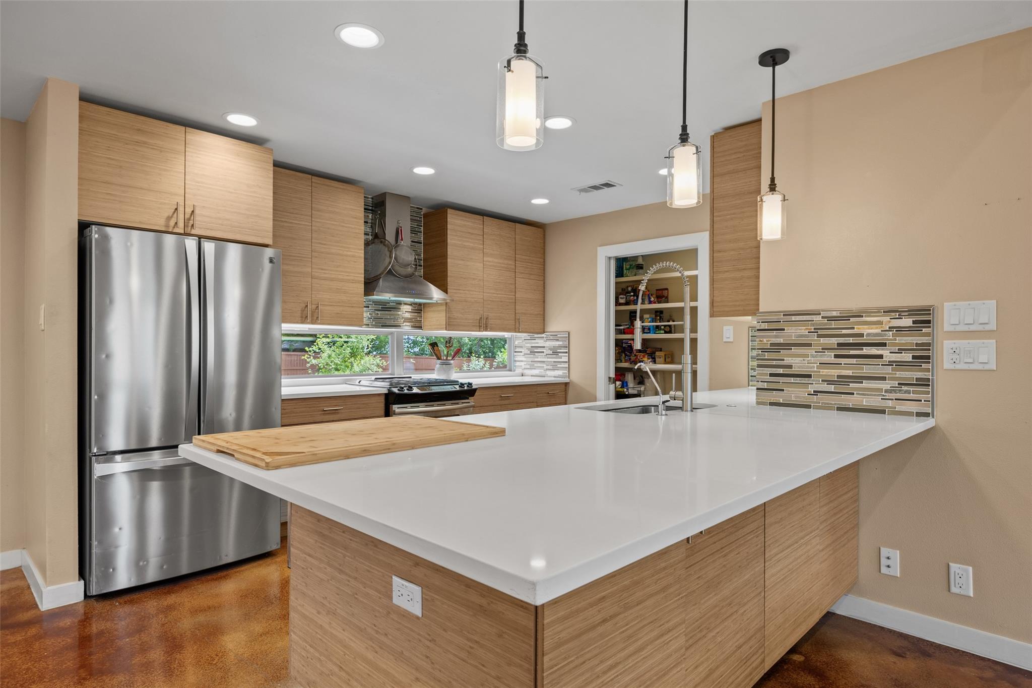 5106 Spruce CV
