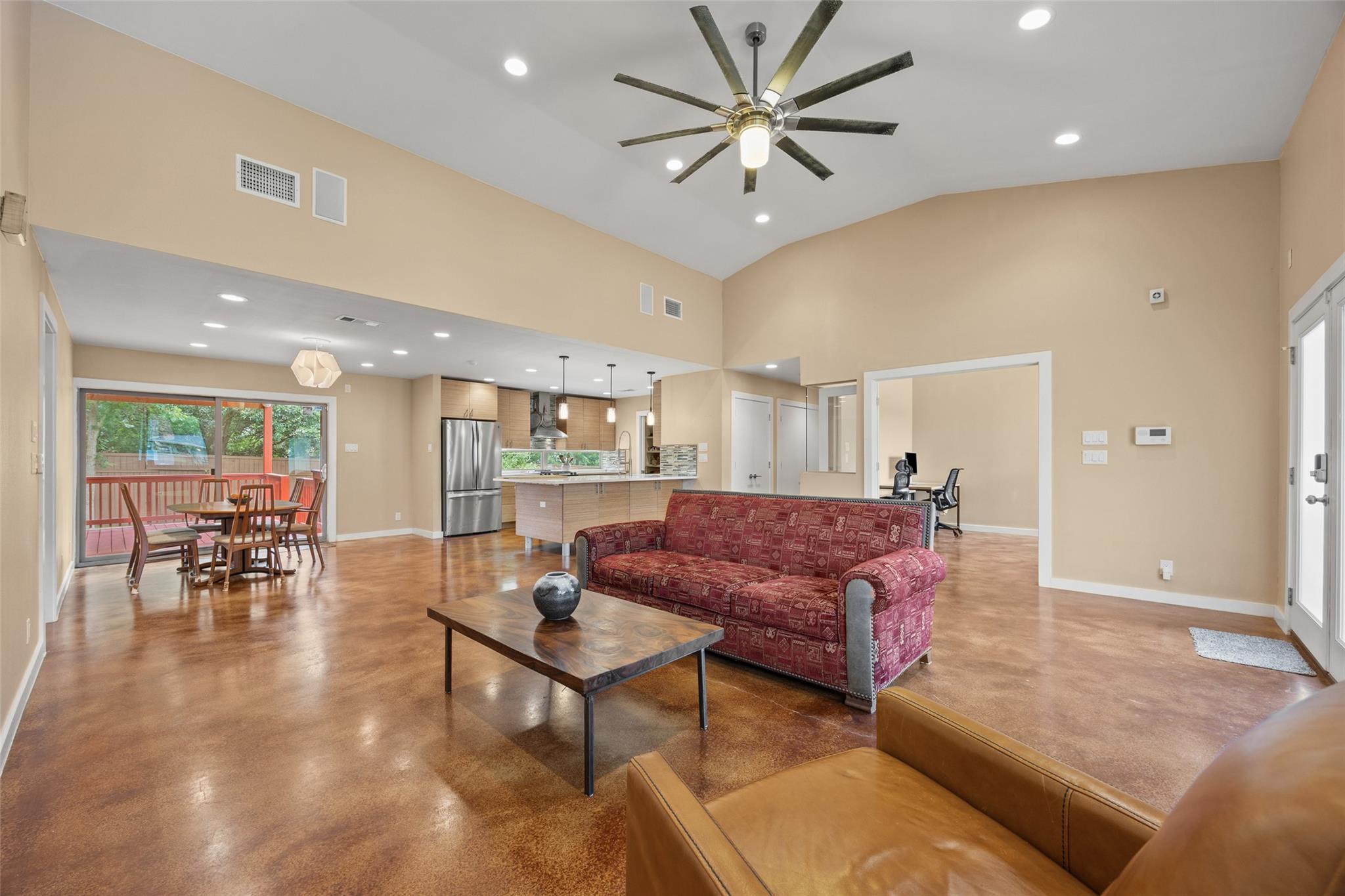 5106 Spruce CV