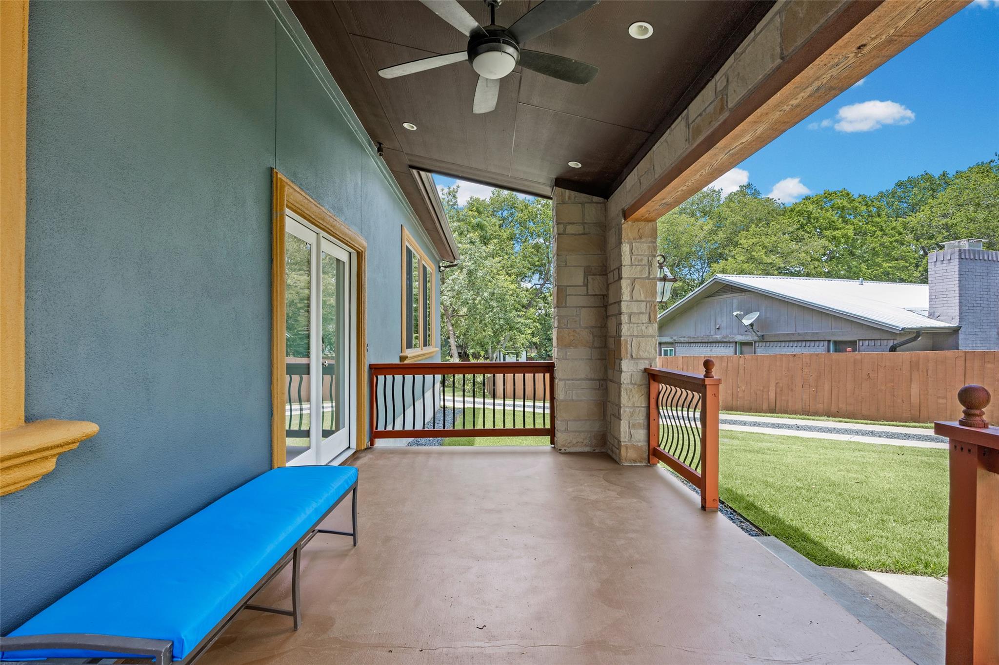 5106 Spruce CV