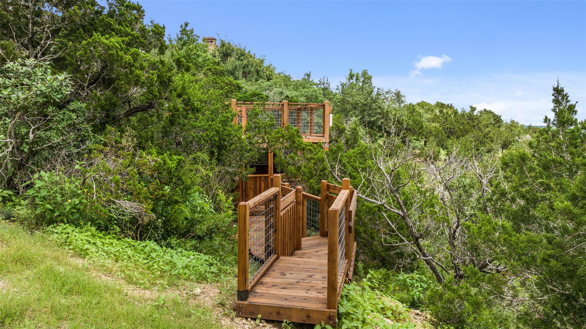 4901 Mirador DR