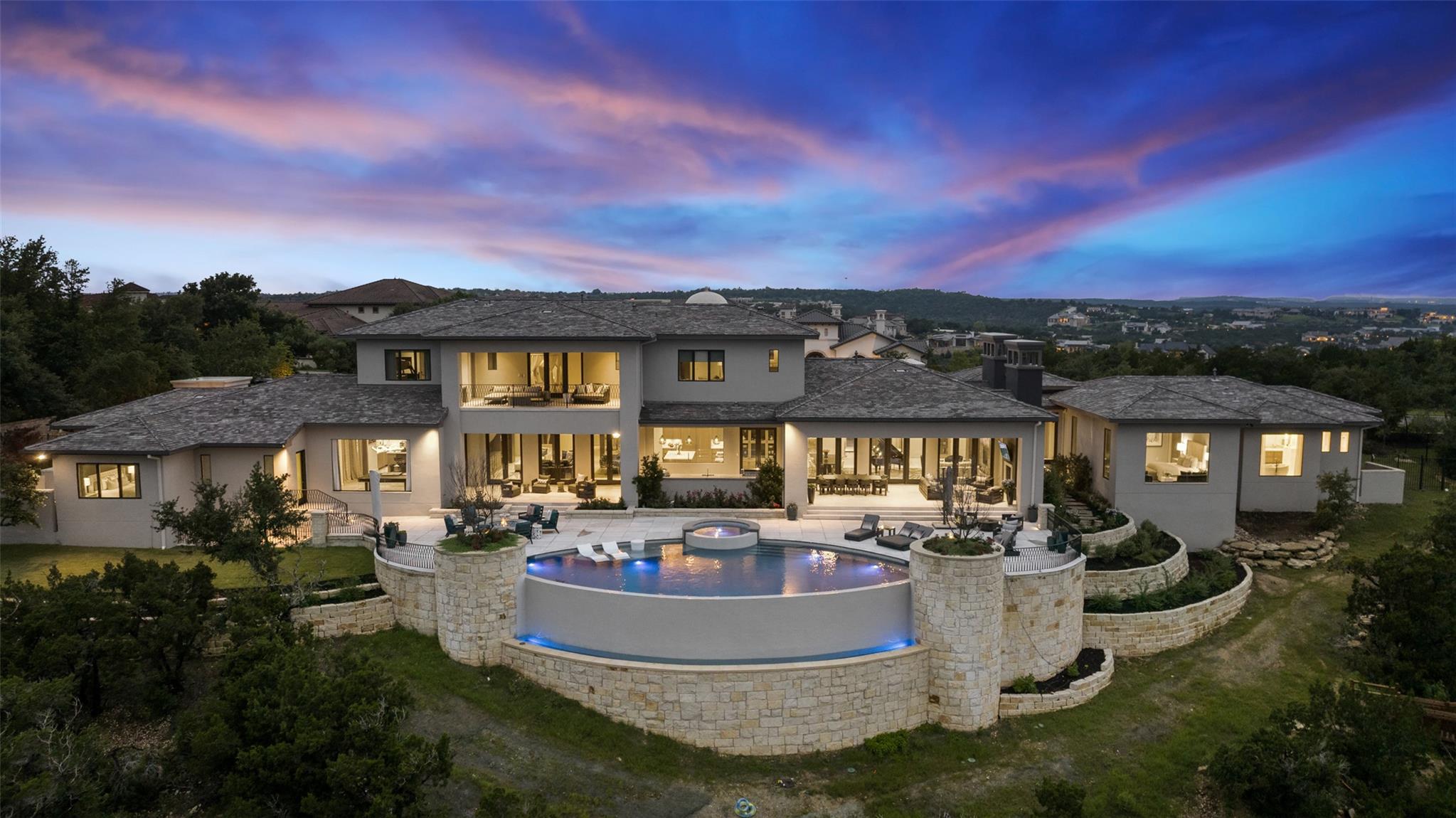 4901 Mirador DR