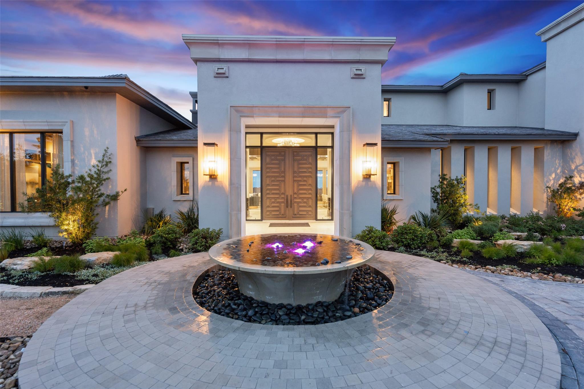 4901 Mirador DR