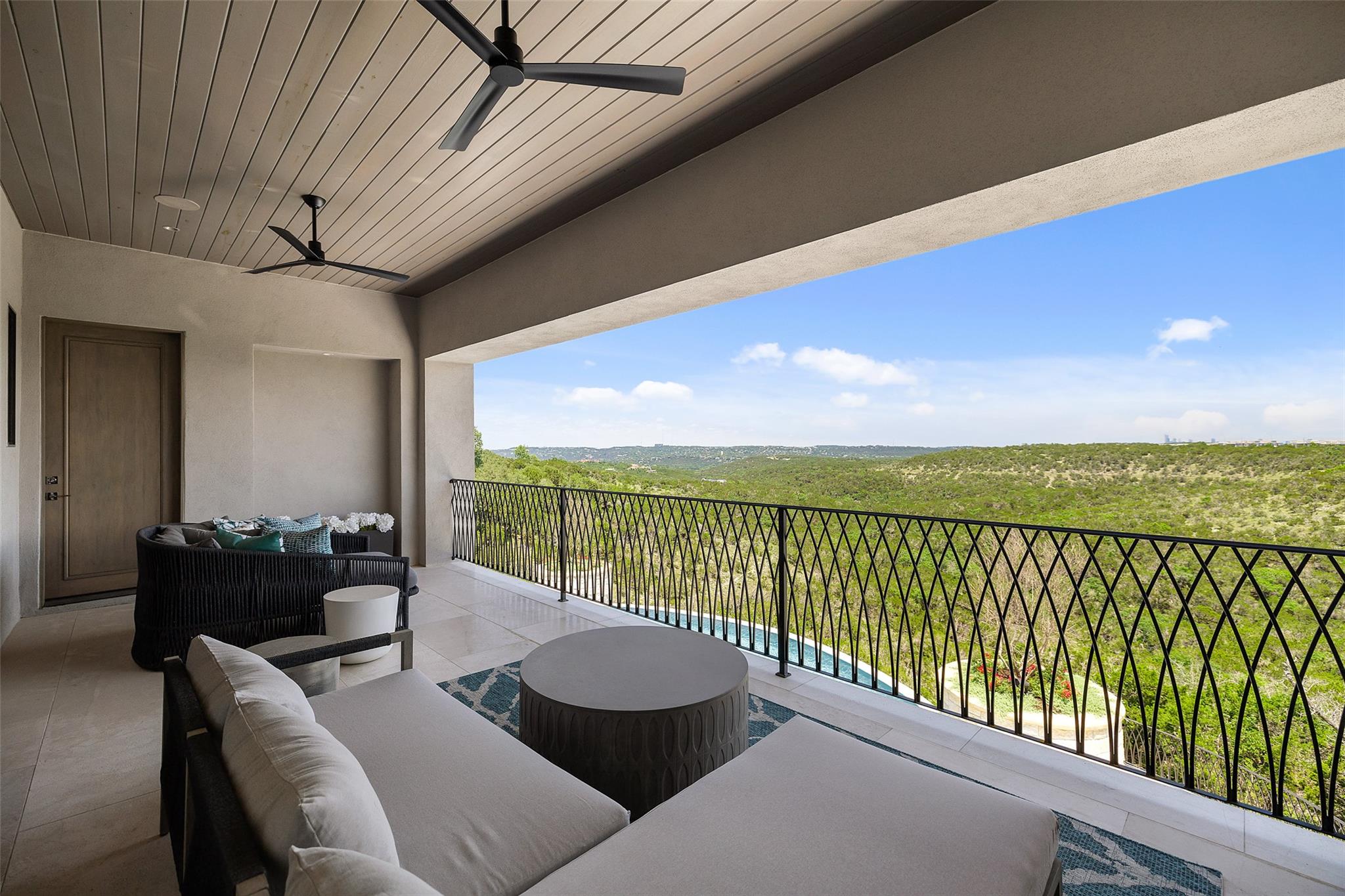 4901 Mirador DR