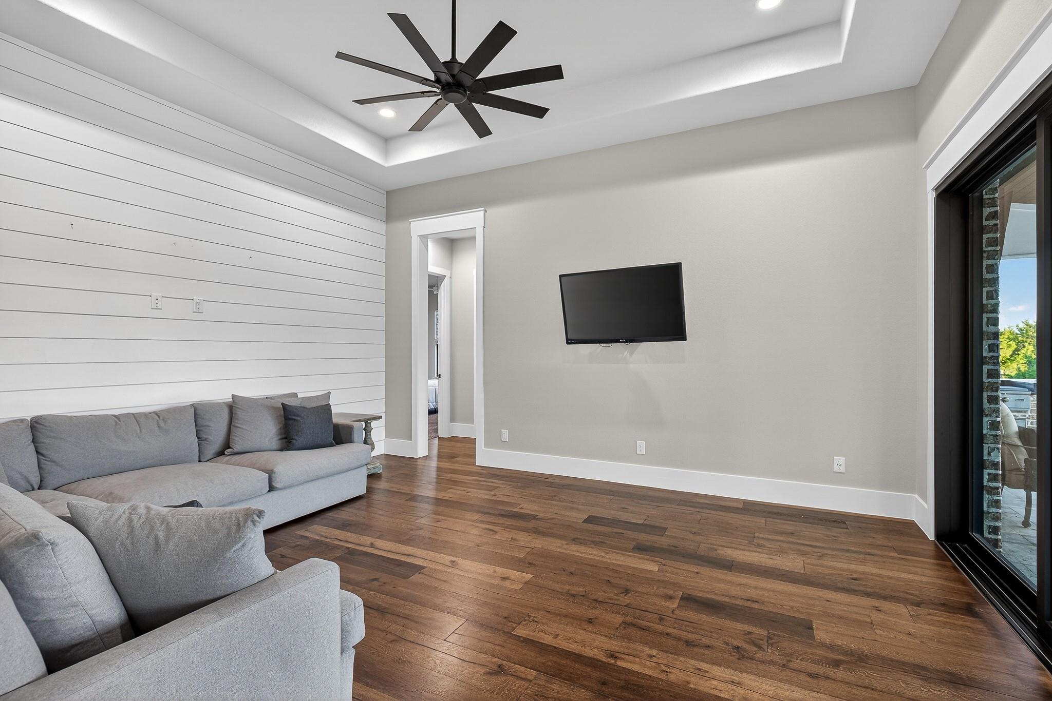 325 Sundance TRL
