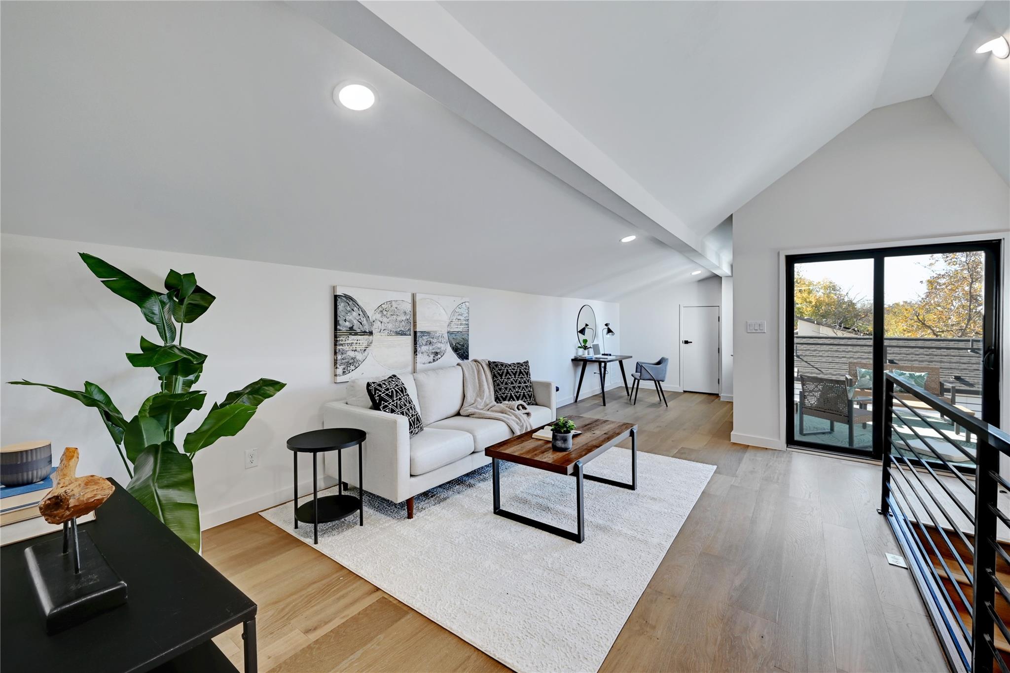 2717 Lyons RD # 1