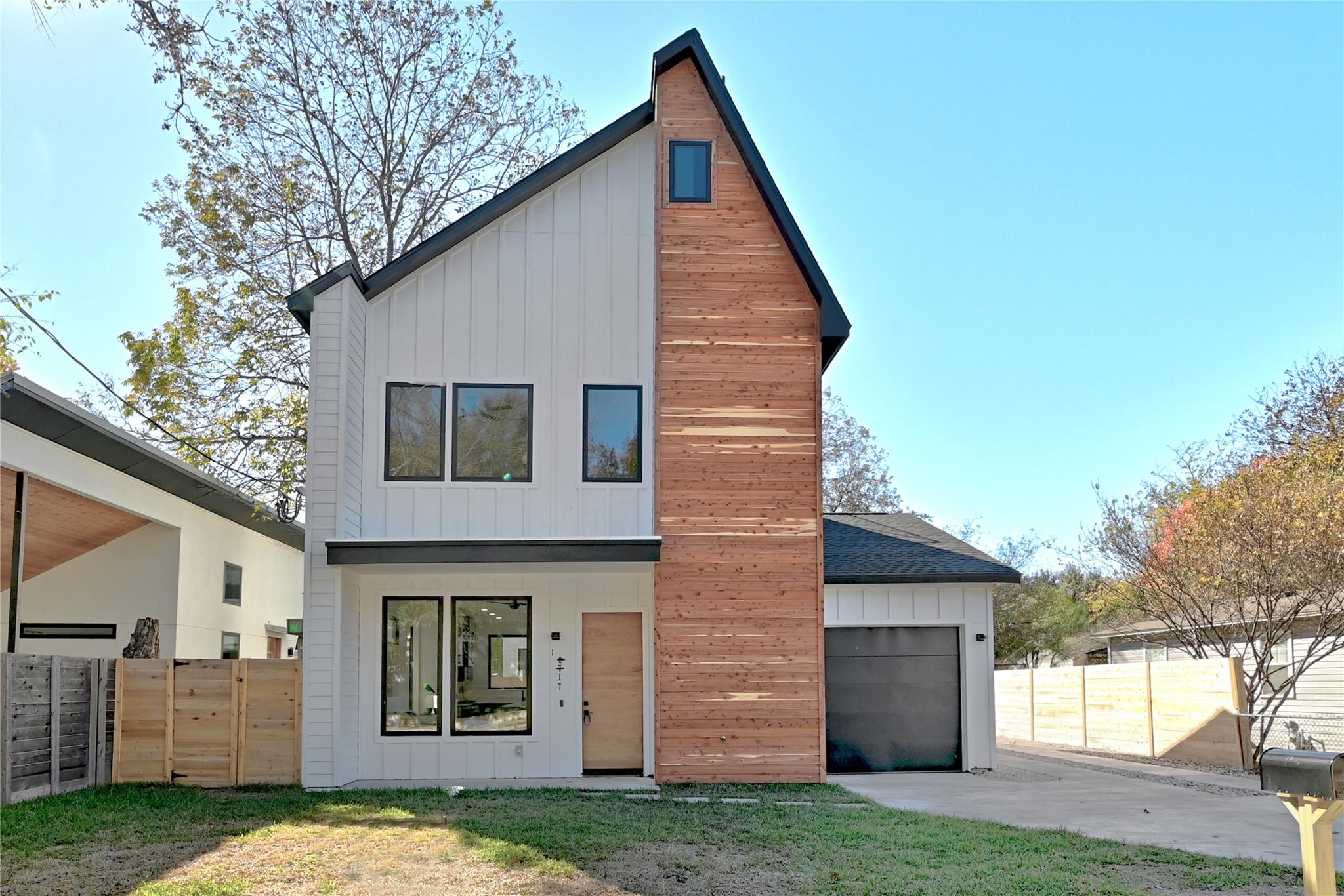 2717 Lyons RD # 1