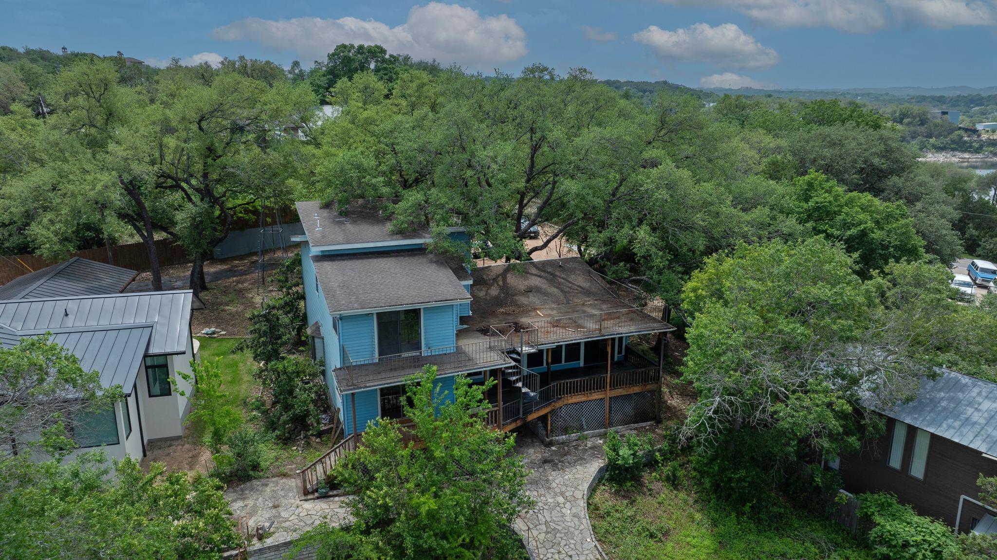 1004 Linscomb DR