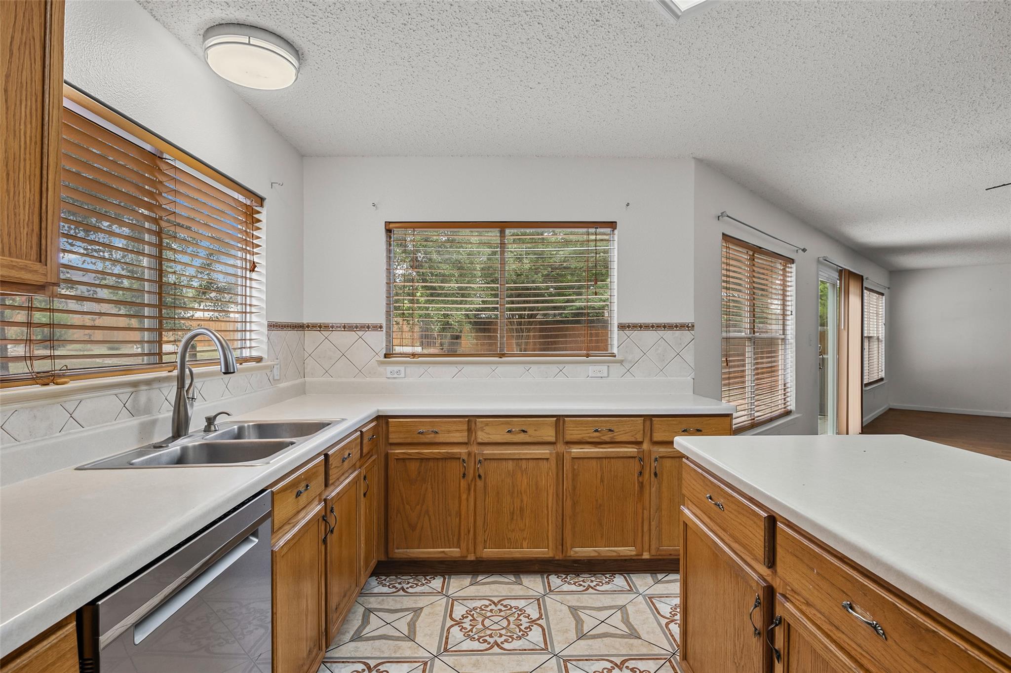 805 Catumet DR