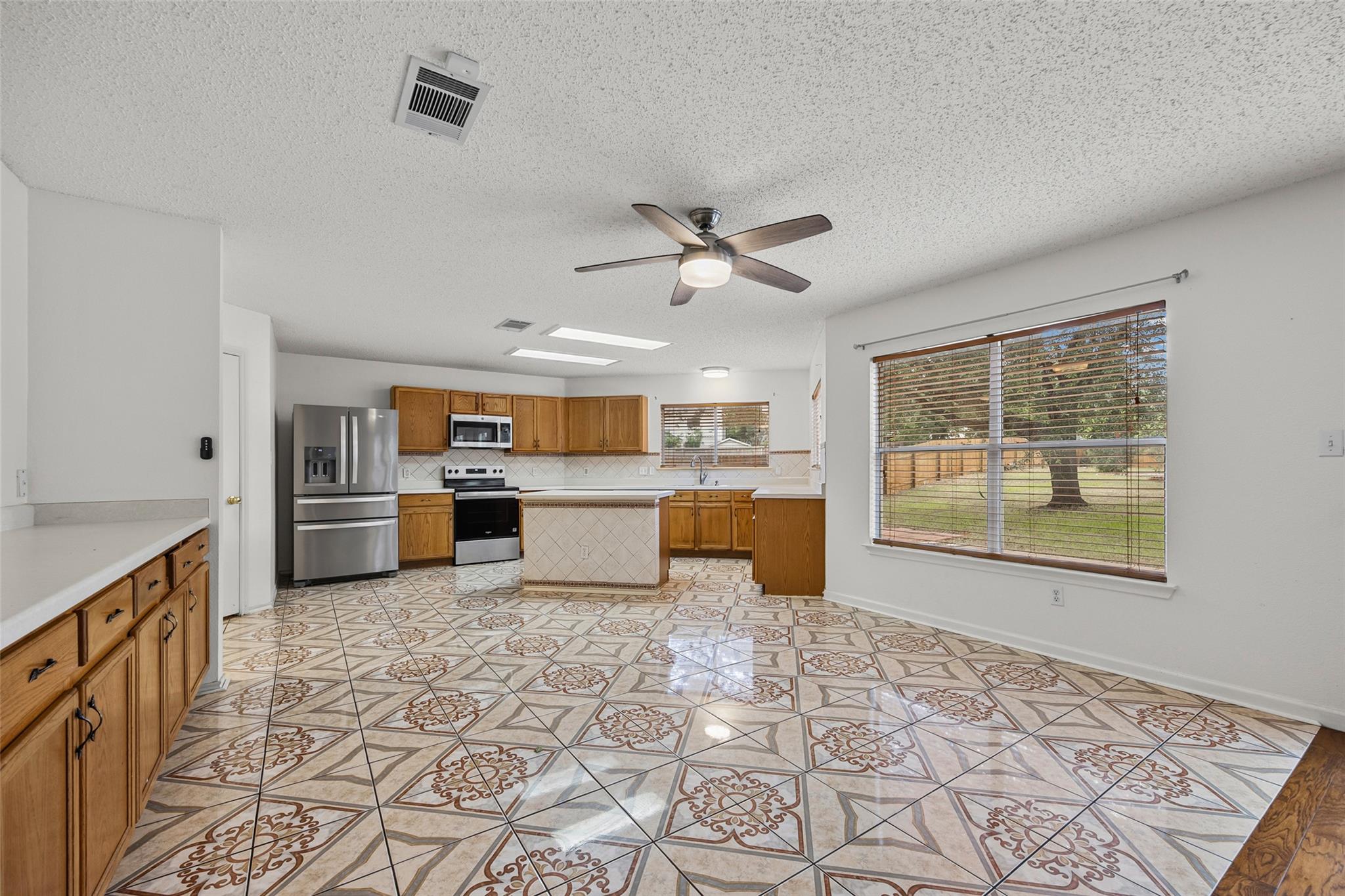805 Catumet DR