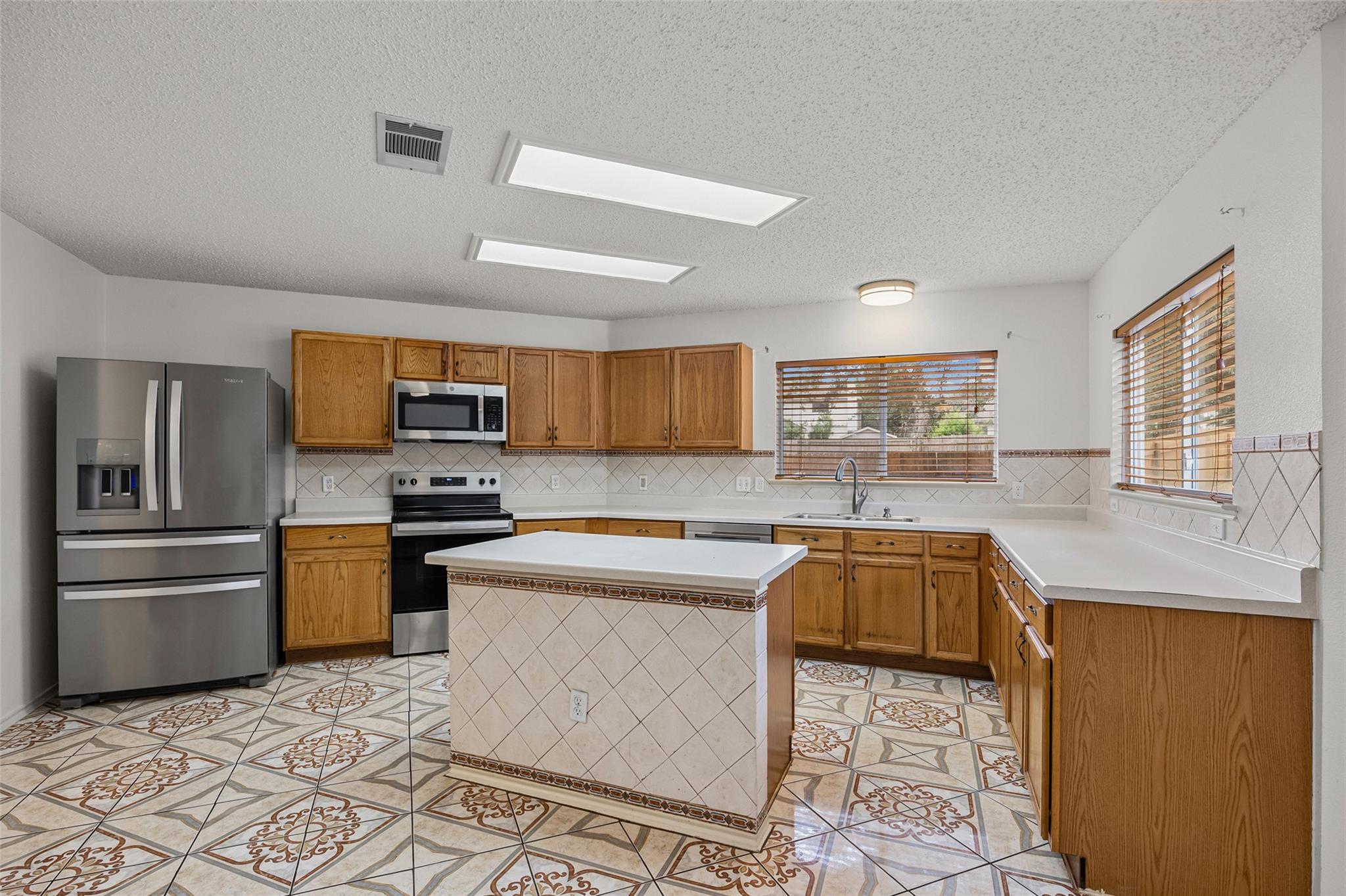 805 Catumet DR