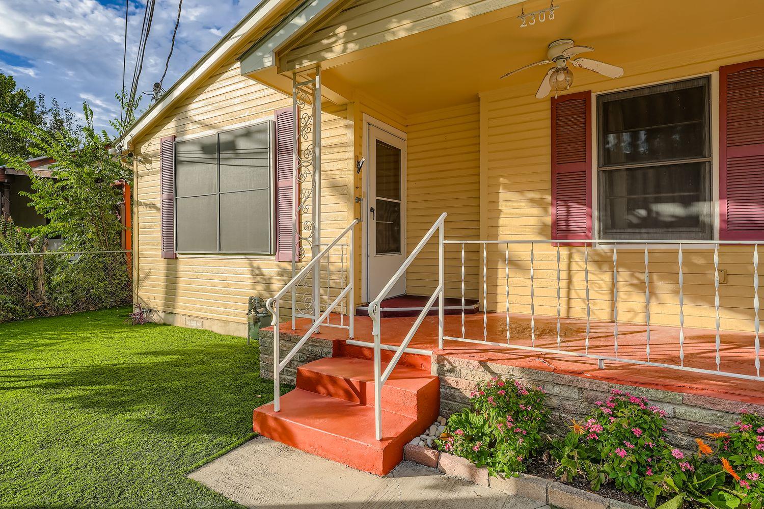 2308 Santa Rita ST