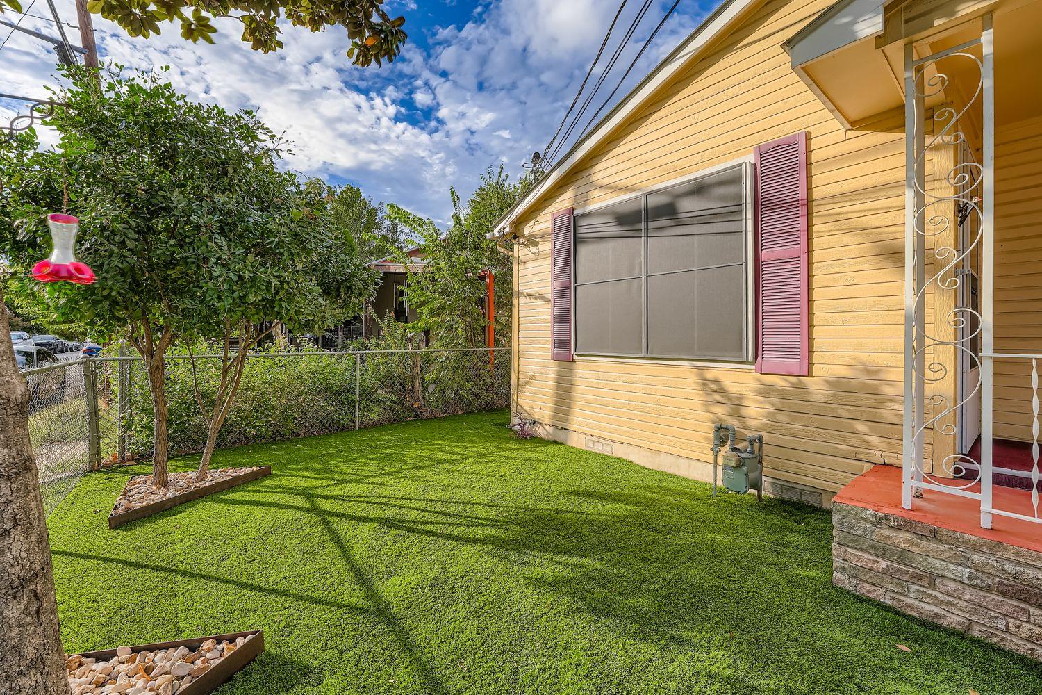 2308 Santa Rita ST