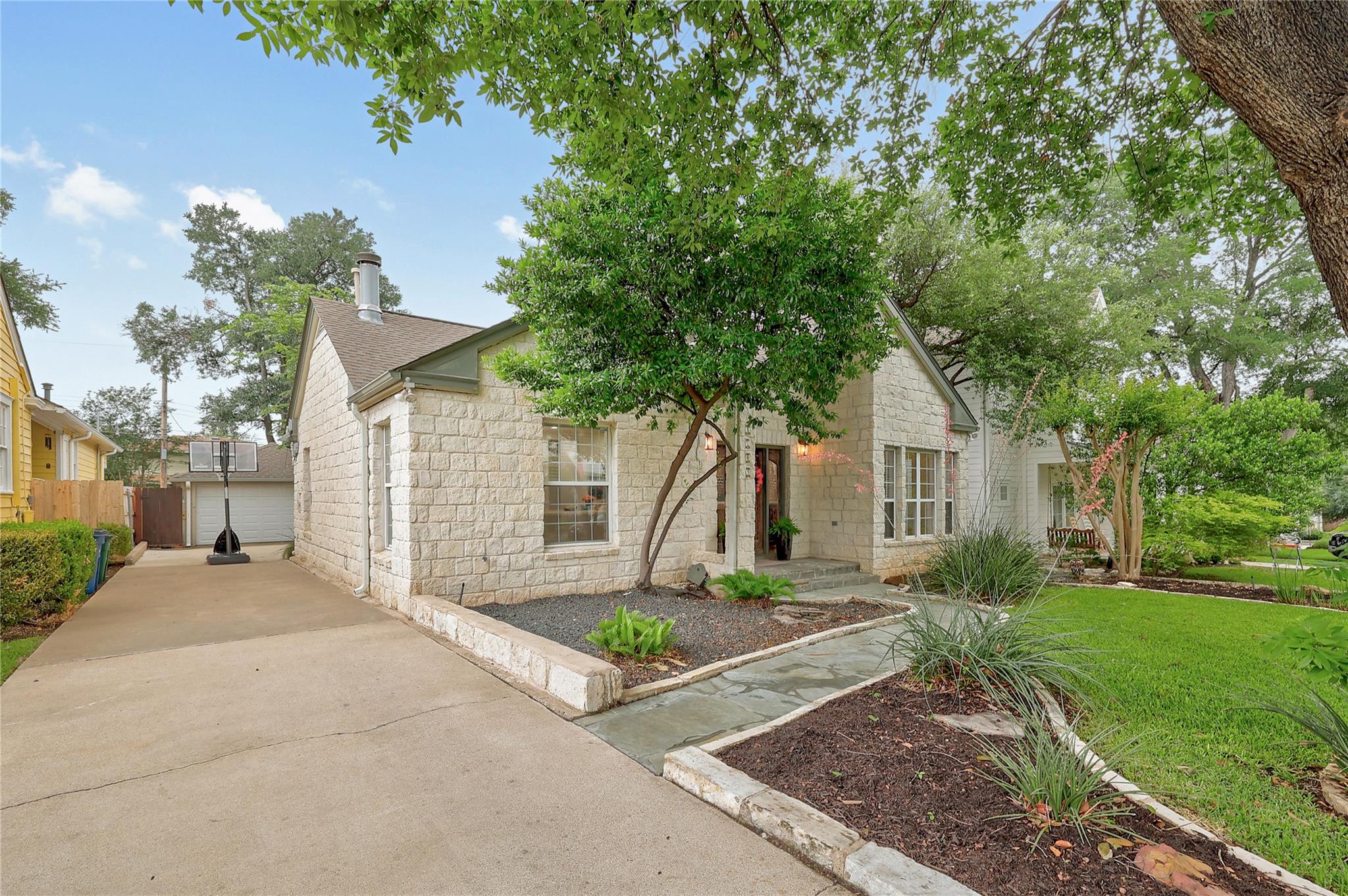 1709 Mohle DR