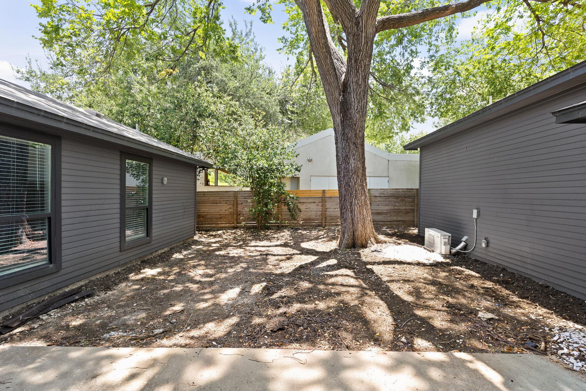 2605 Friar Tuck LN