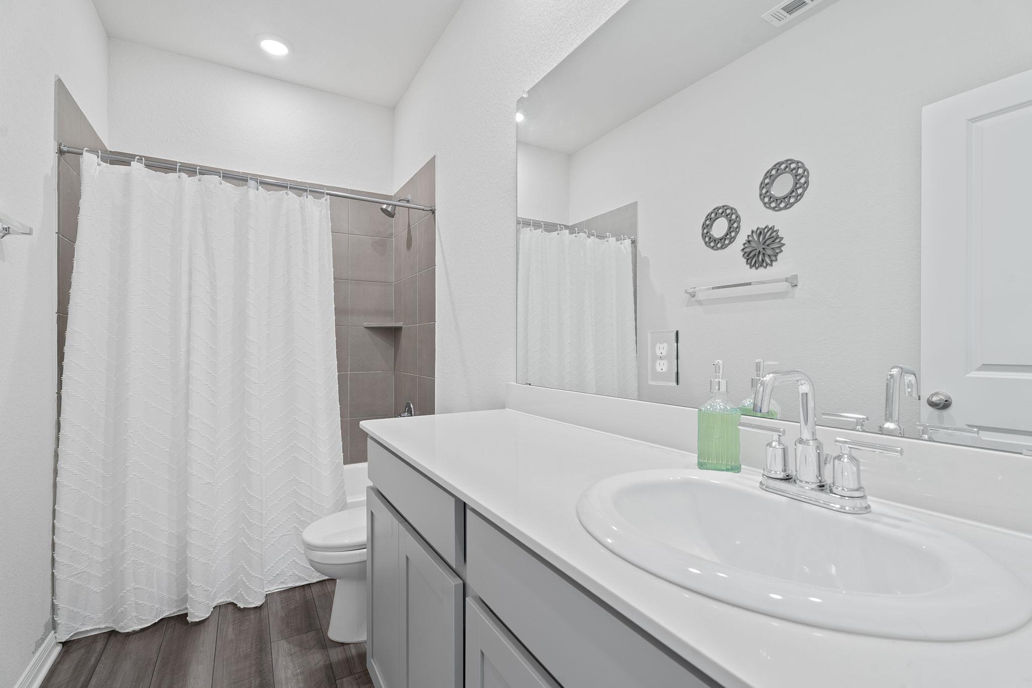 601 S Loriner WAY, Liberty Hill