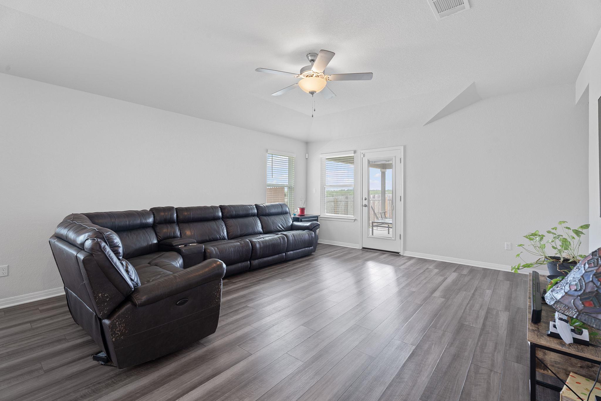 601 S Loriner WAY, Liberty Hill