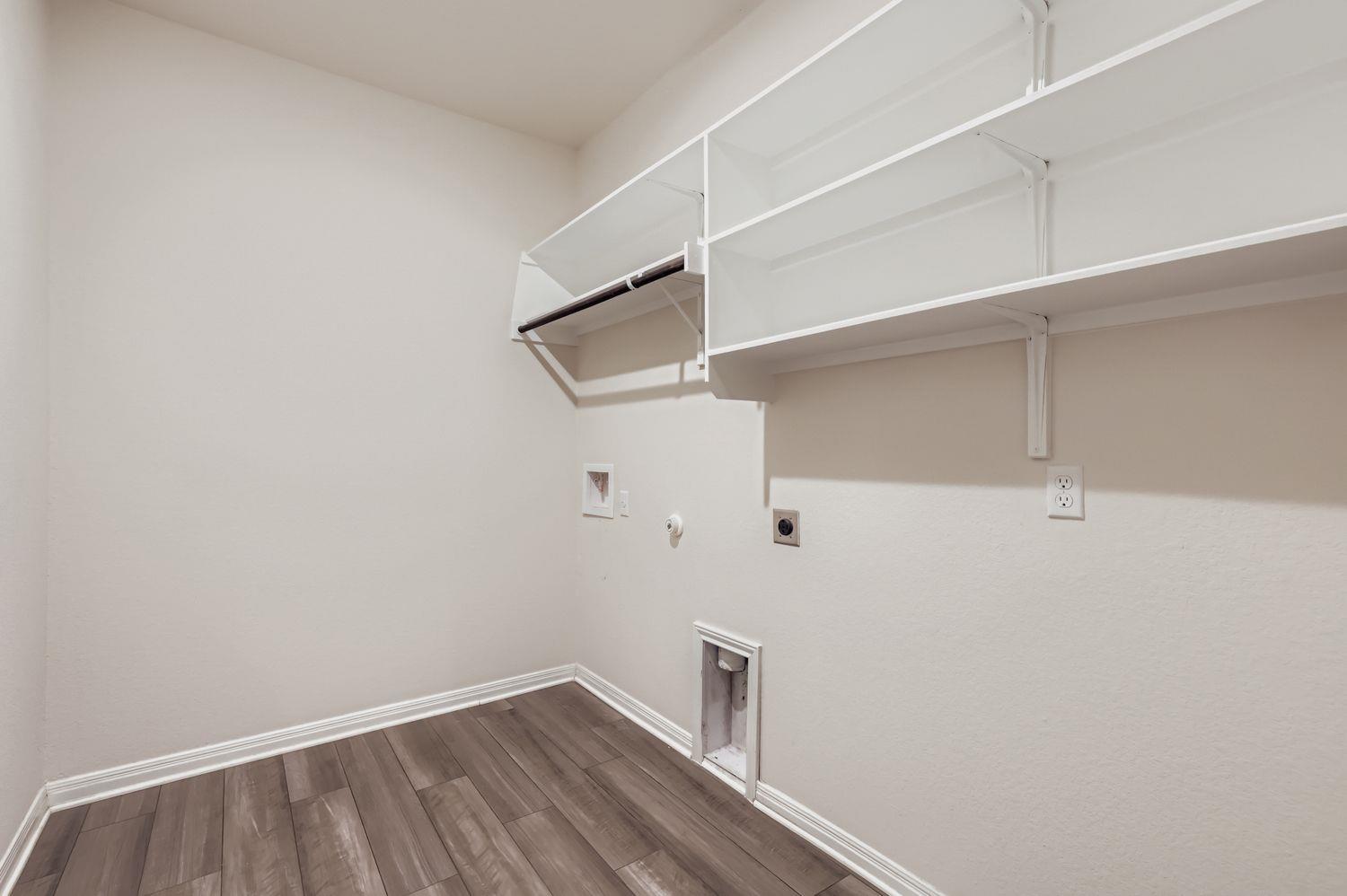 601 S Loriner WAY, Liberty Hill