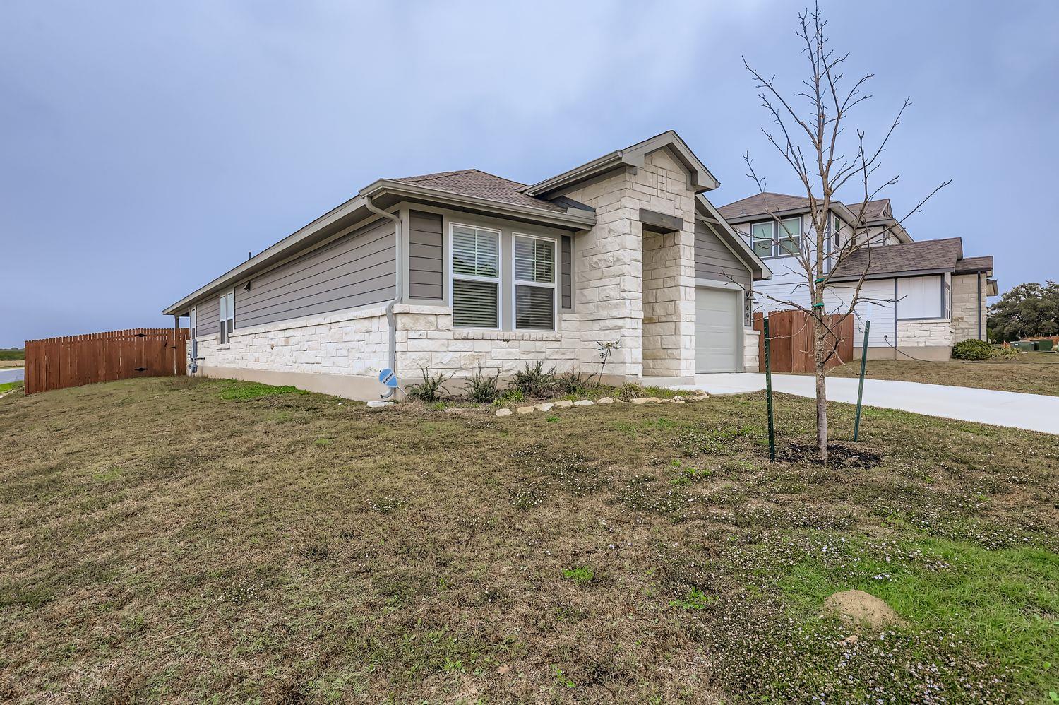 601 S Loriner WAY, Liberty Hill