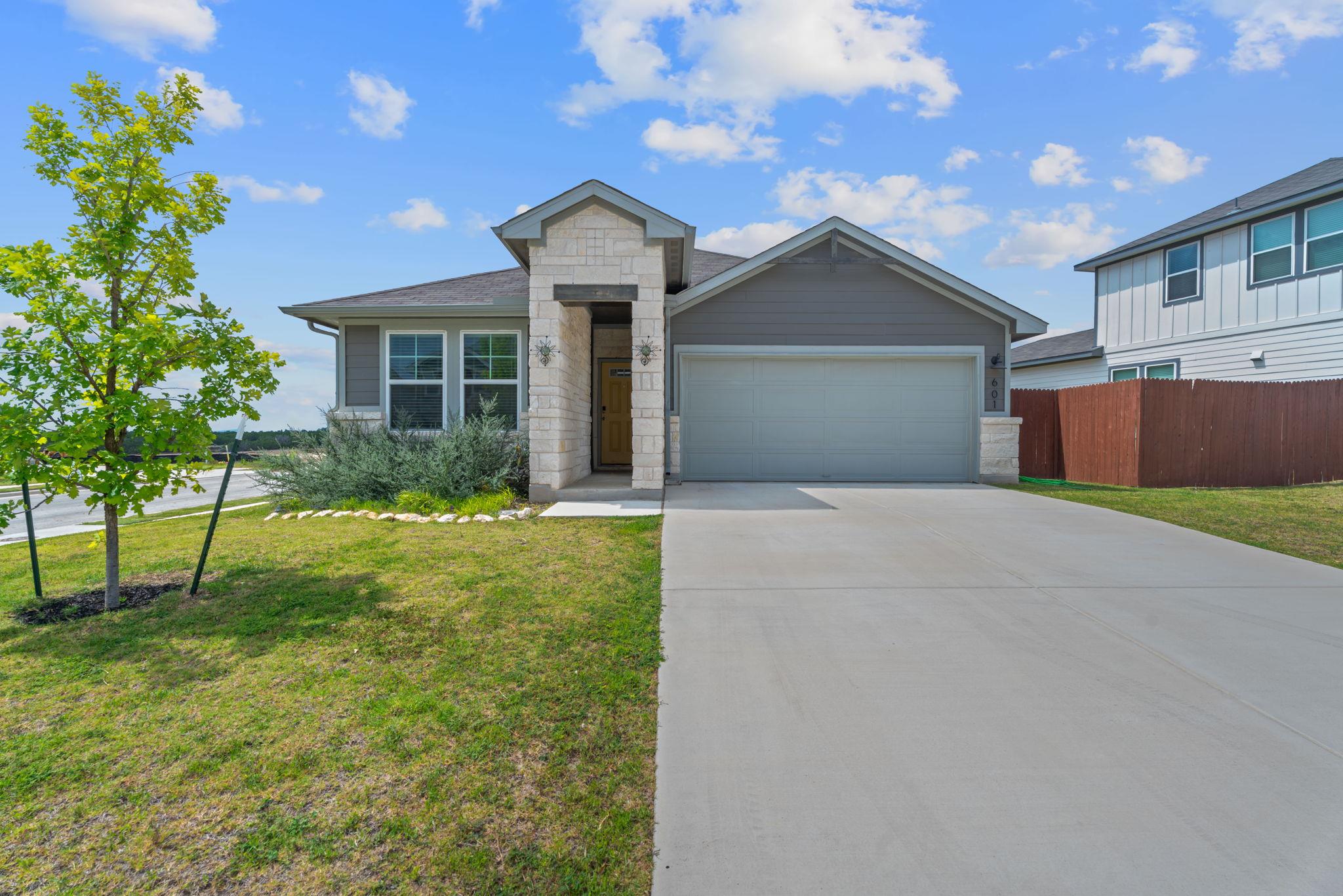 601 S Loriner WAY, Liberty Hill