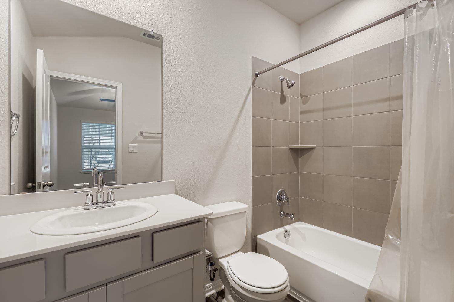 601 S Loriner WAY, Liberty Hill