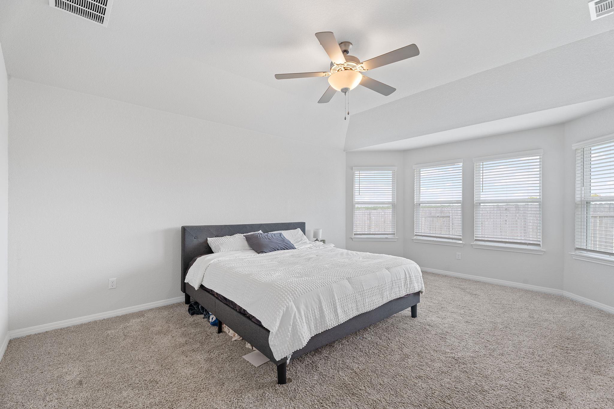 601 S Loriner WAY, Liberty Hill