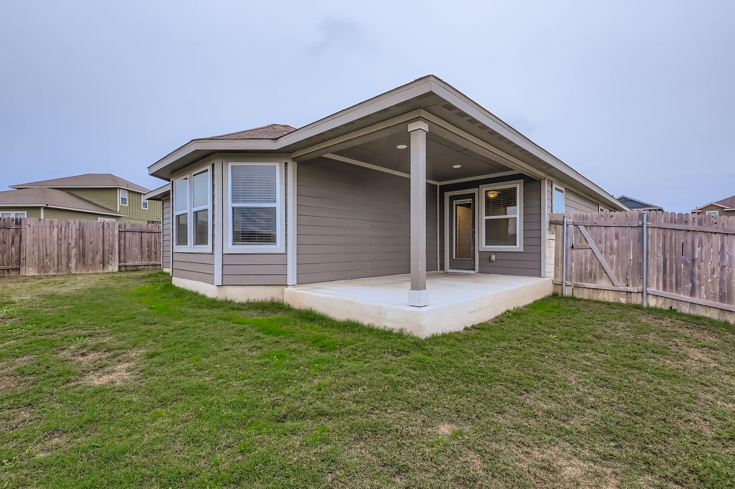 601 S Loriner WAY, Liberty Hill