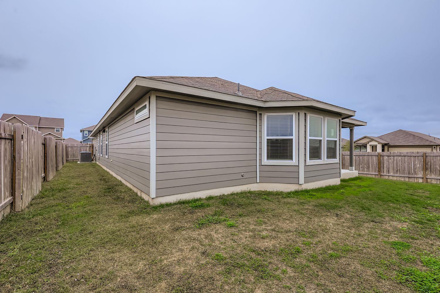 601 S Loriner WAY, Liberty Hill