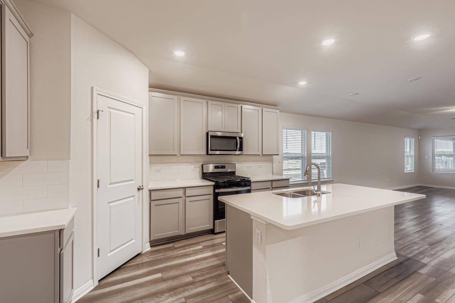 601 S Loriner WAY, Liberty Hill