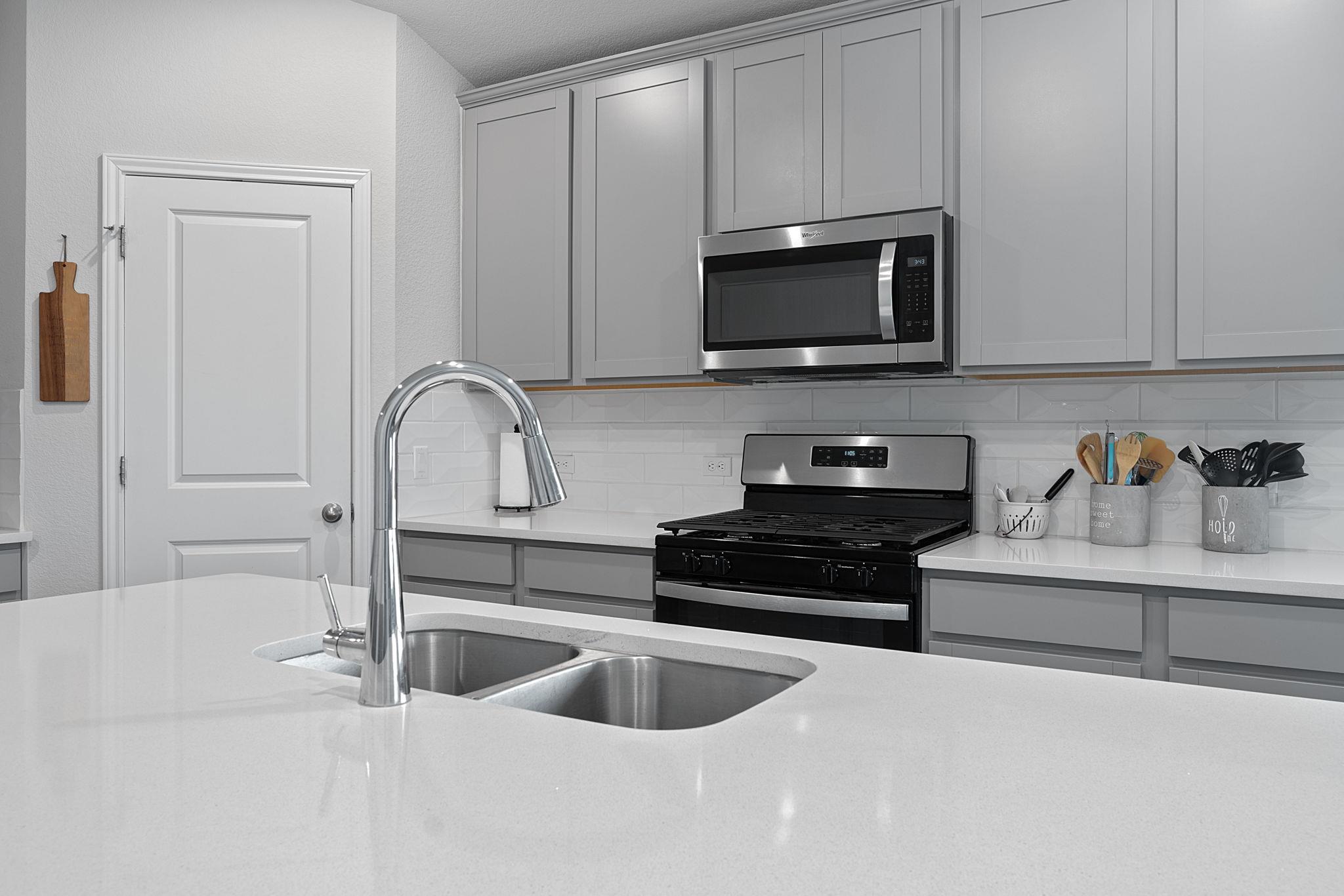 601 S Loriner WAY, Liberty Hill