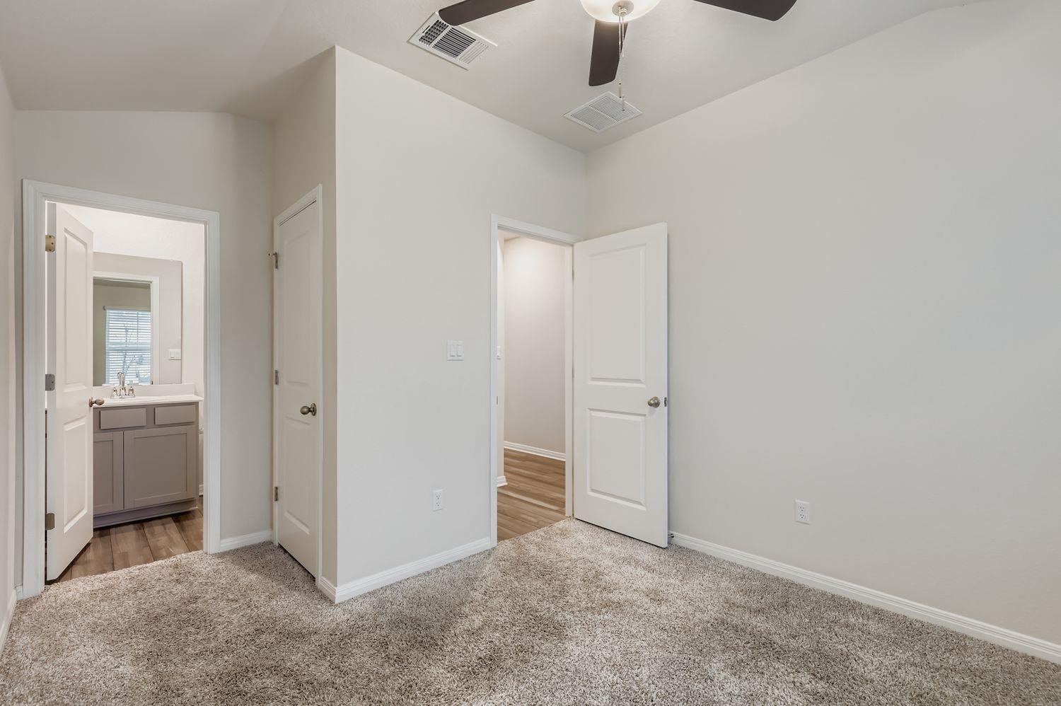 601 S Loriner WAY, Liberty Hill