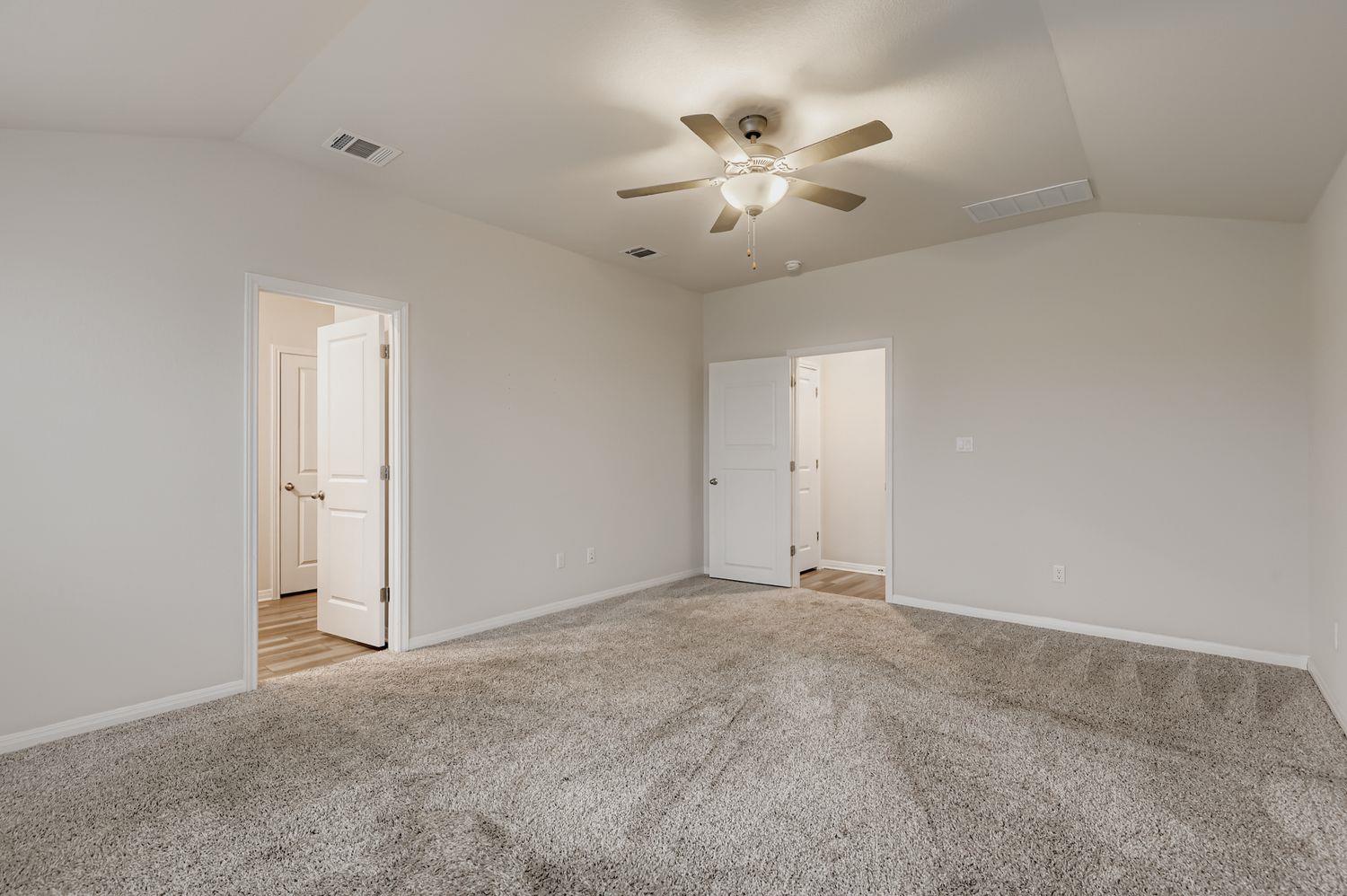 601 S Loriner WAY, Liberty Hill