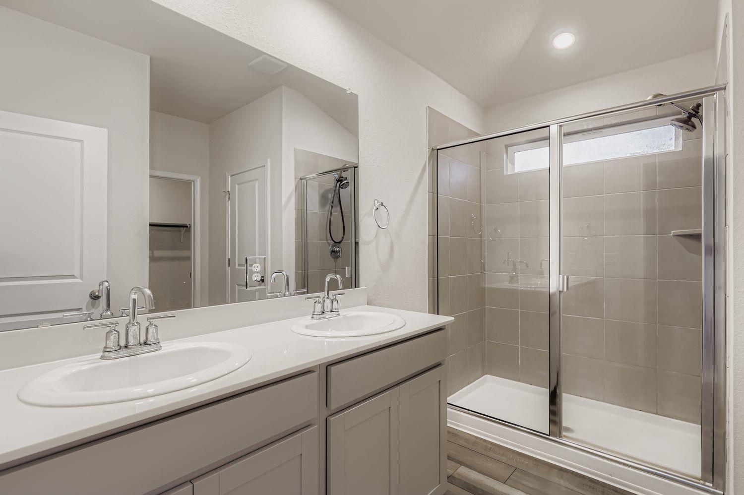 601 S Loriner WAY, Liberty Hill