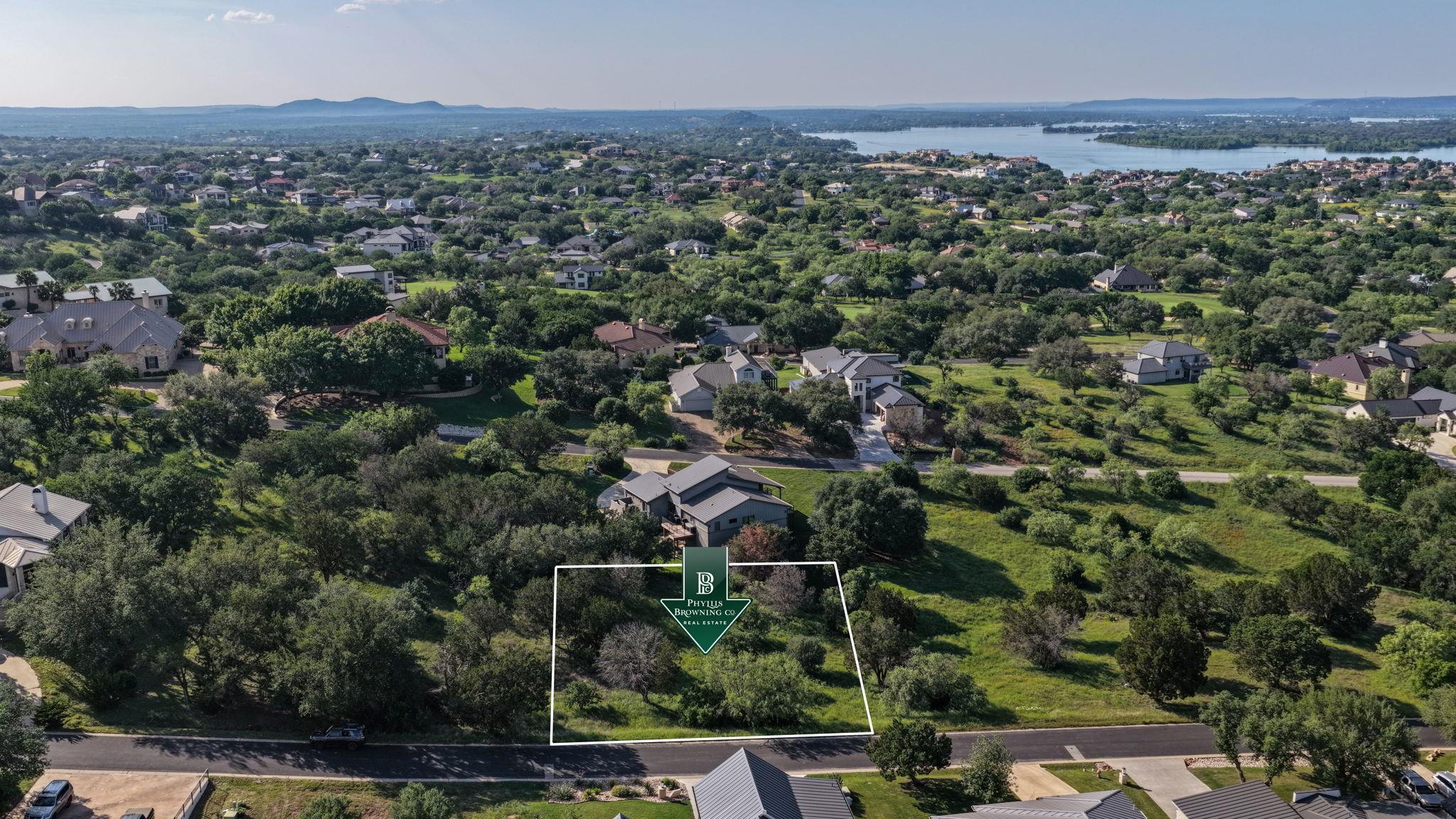 312 Hideaway CT