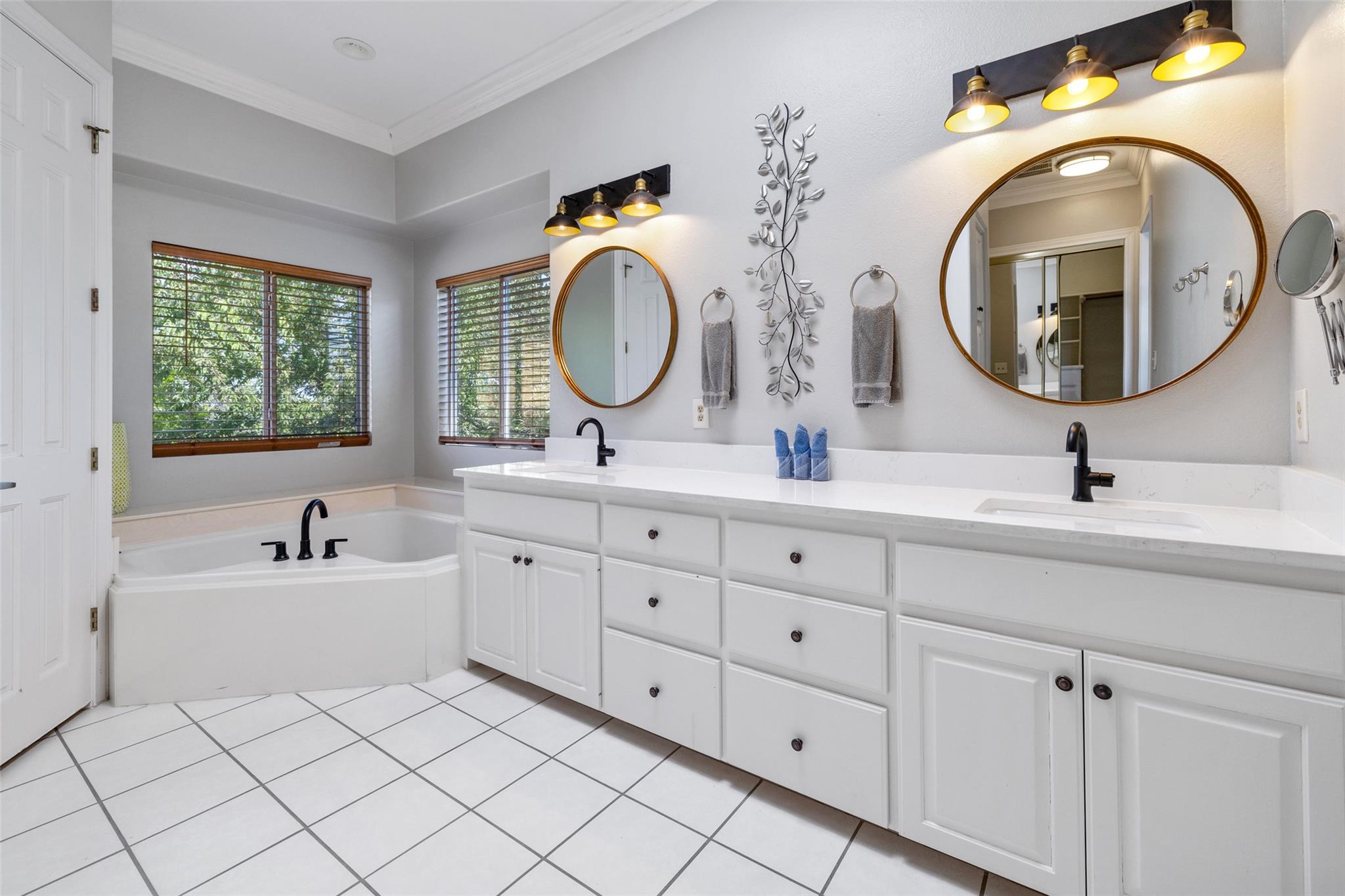 5214 SW McCormick Mountain DR SW