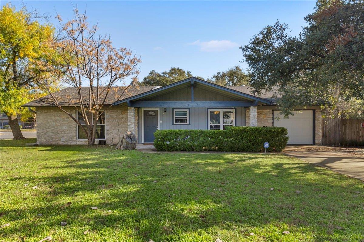 8713 Azalea TRL