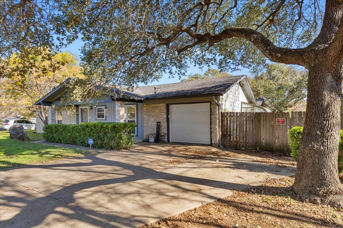 8713 Azalea TRL