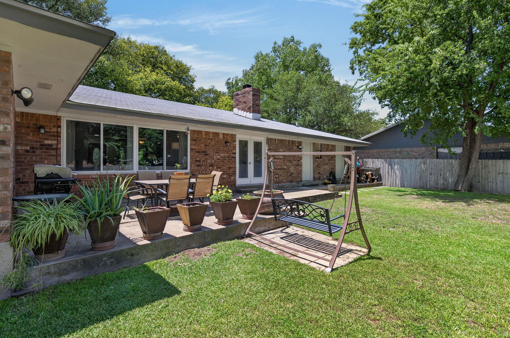 206 Corder LN