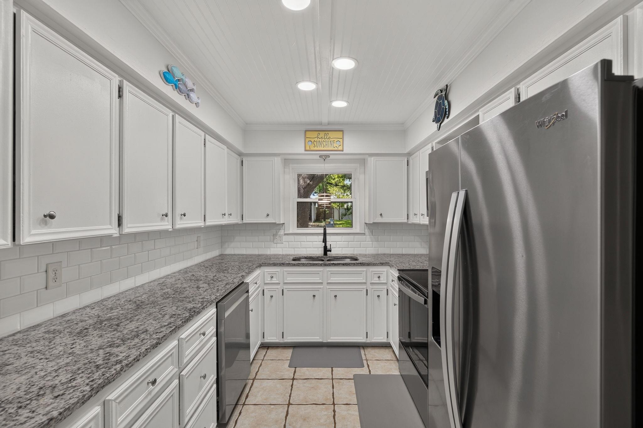 206 Corder LN