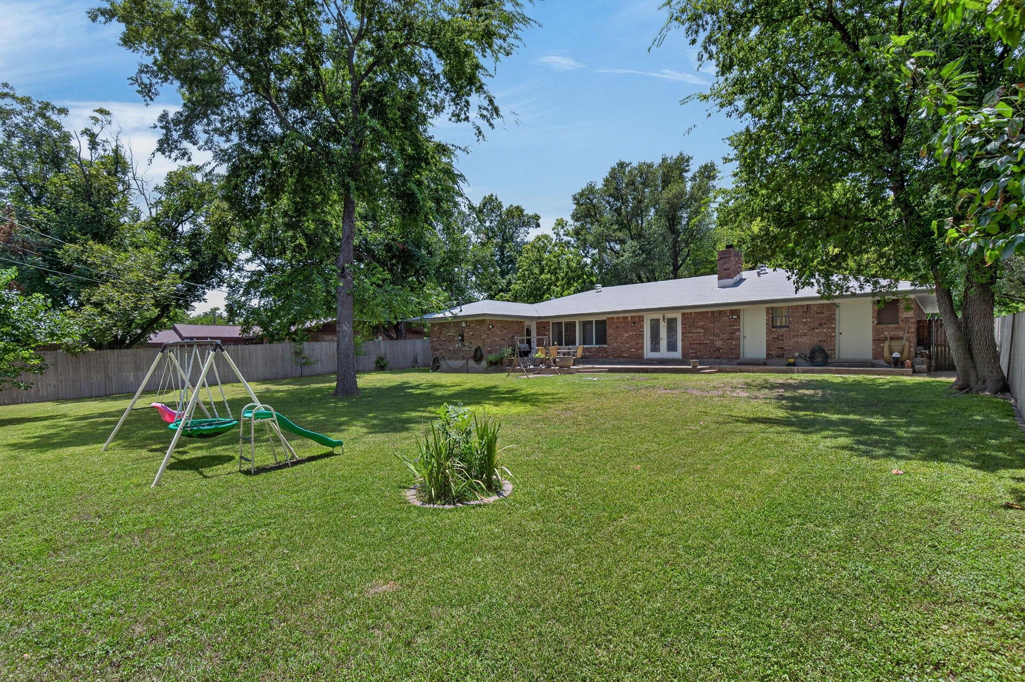 206 Corder LN