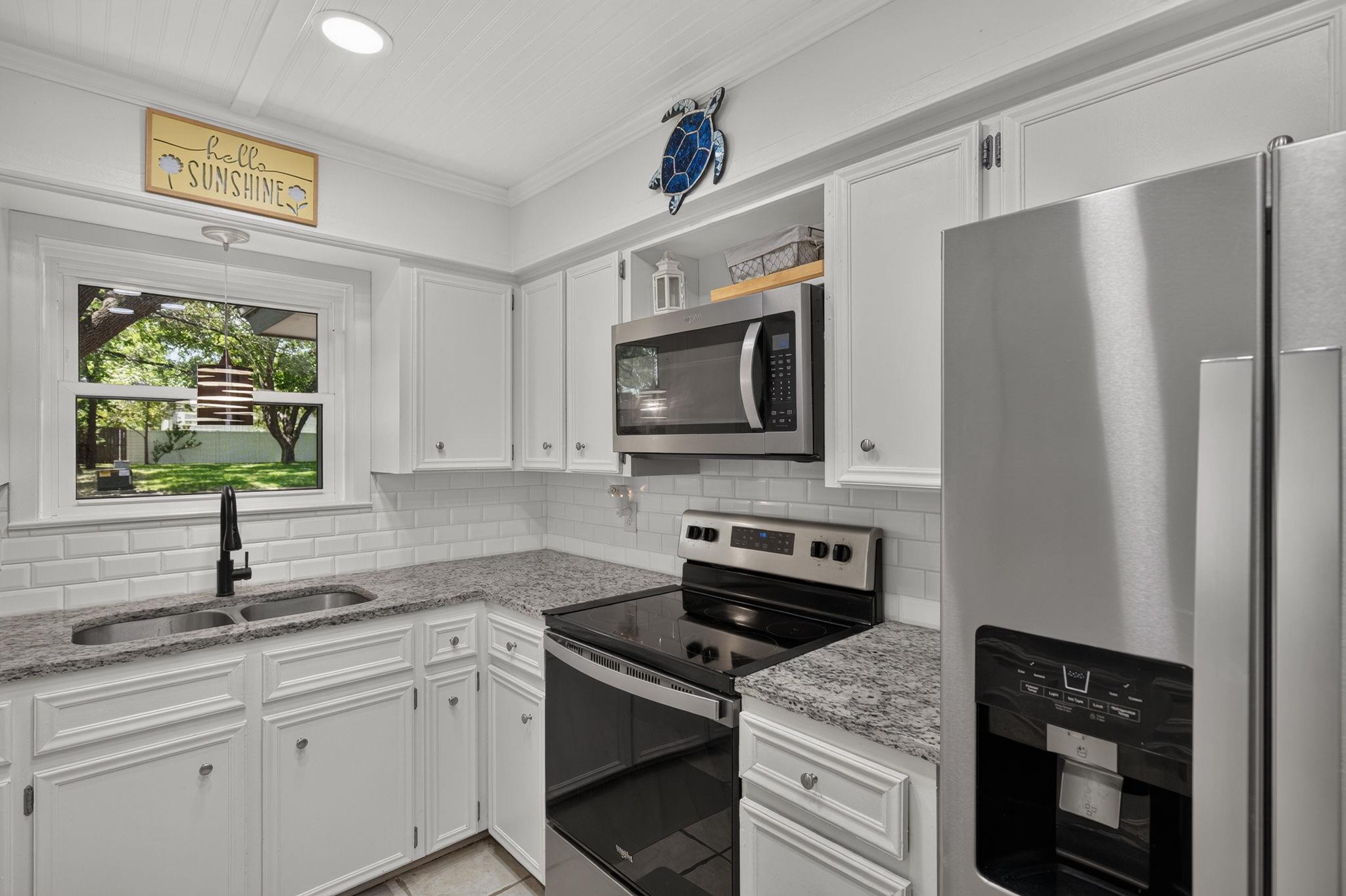 206 Corder LN