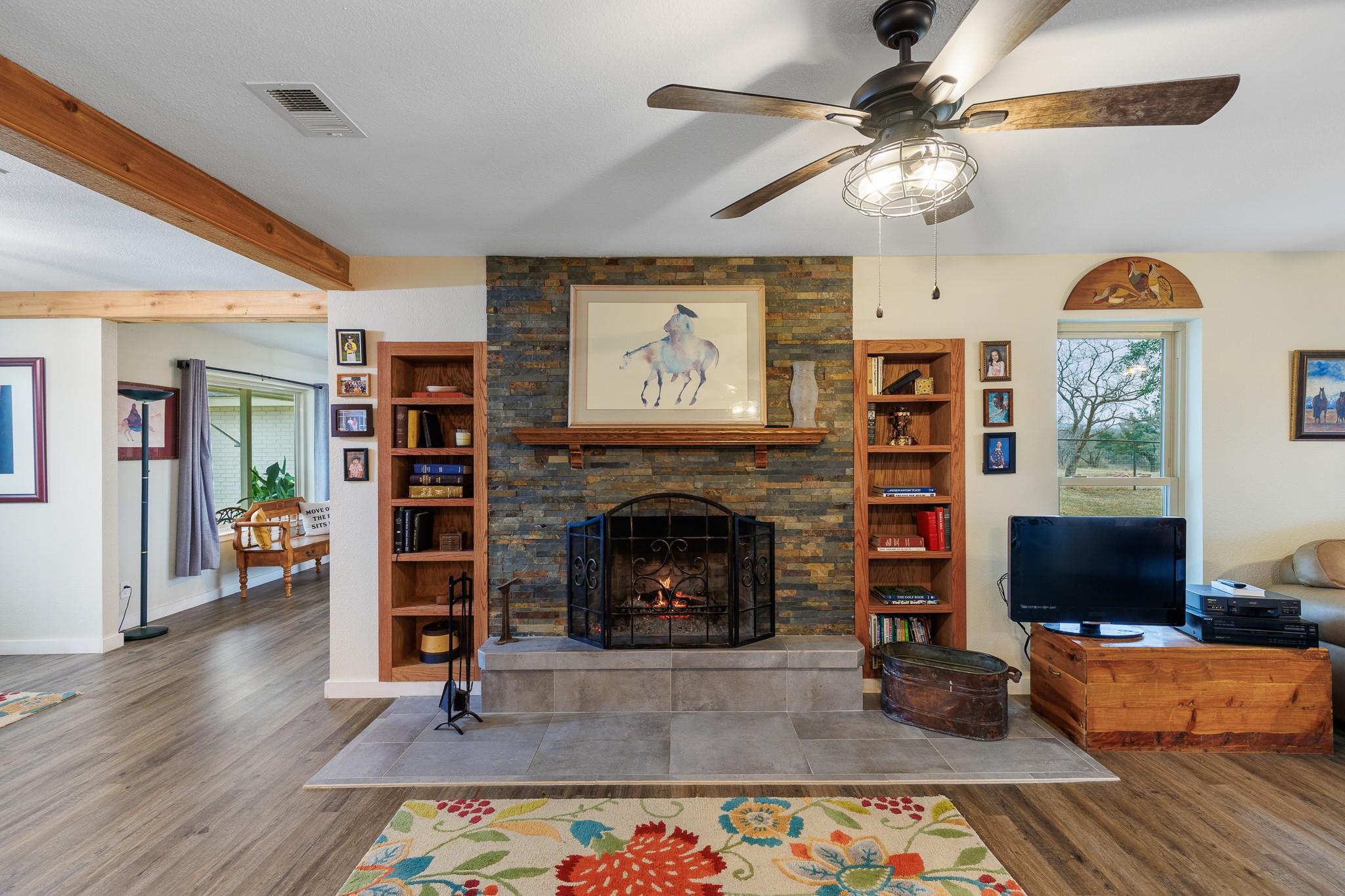 2340 E State Highway 71