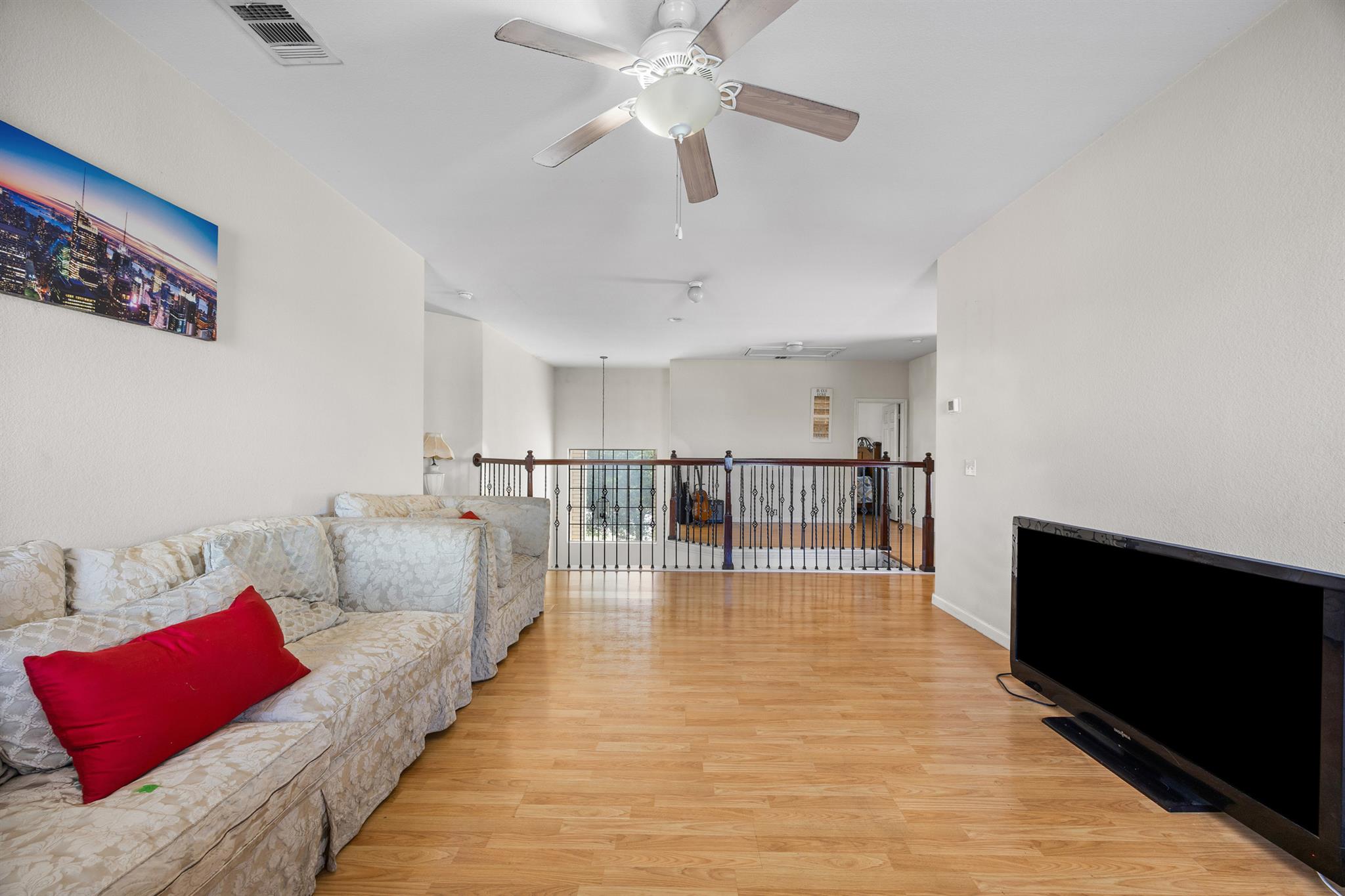 3502 Shiraz LOOP