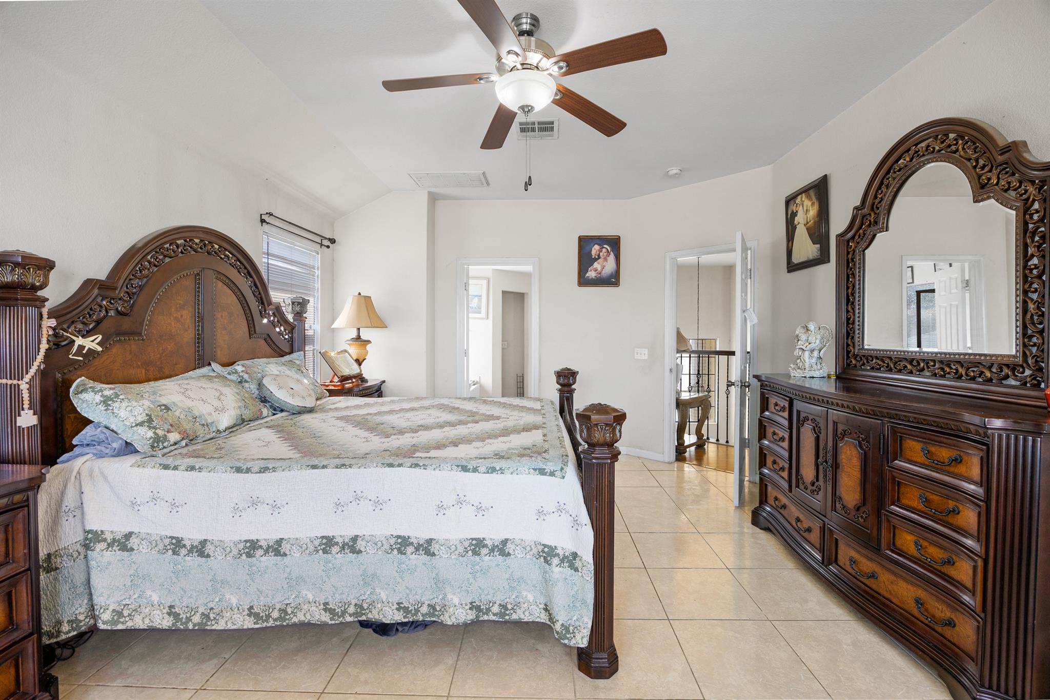 3502 Shiraz LOOP