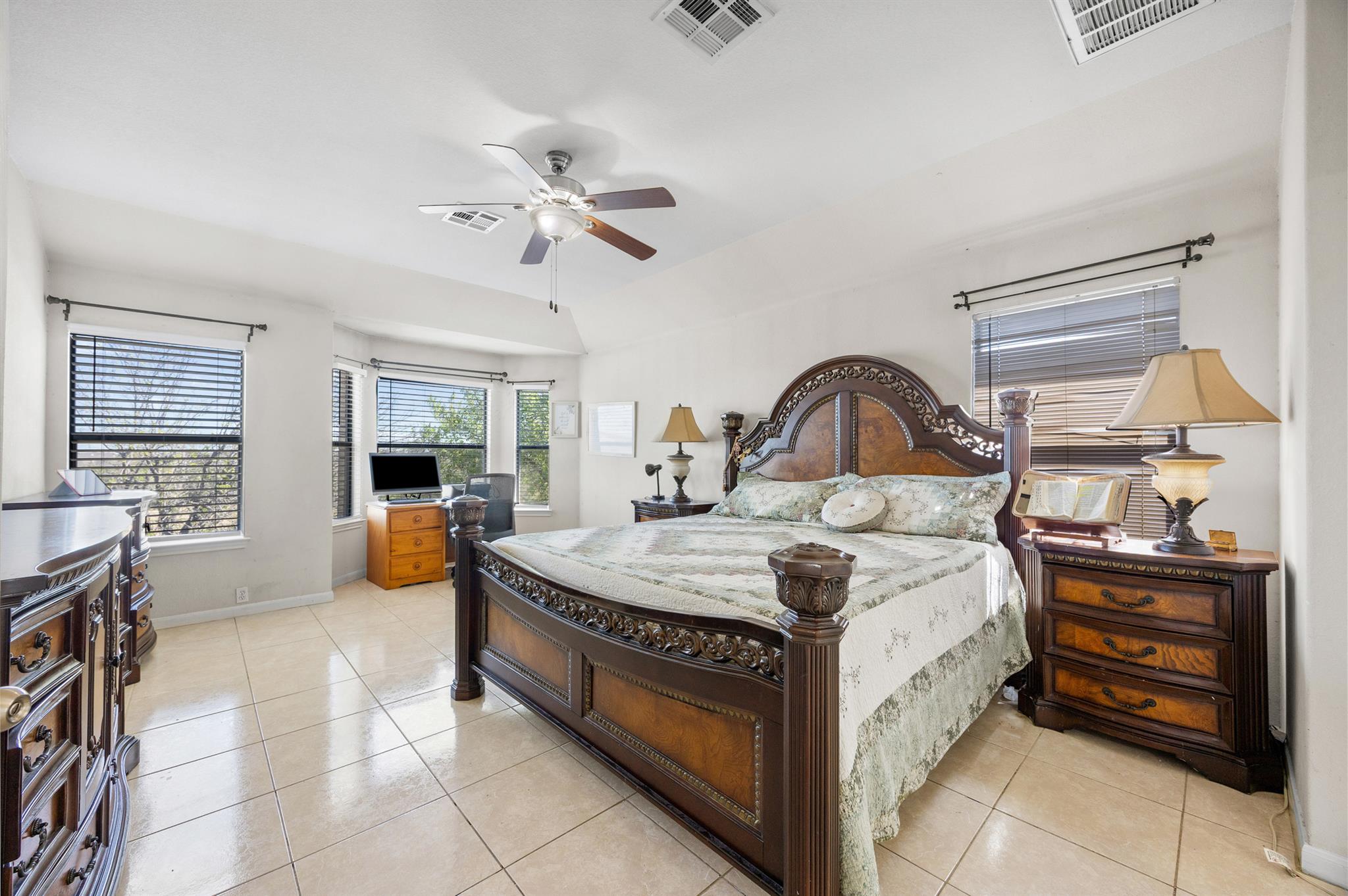 3502 Shiraz LOOP